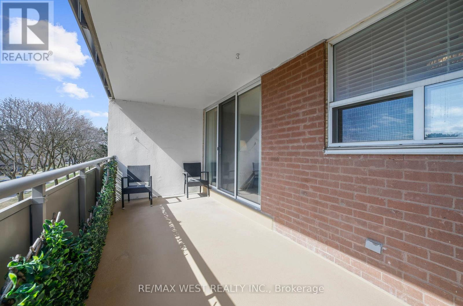 403 - 1425 Ghent Avenue, Burlington, Ontario  L7S 1X5 - Photo 10 - W12978064