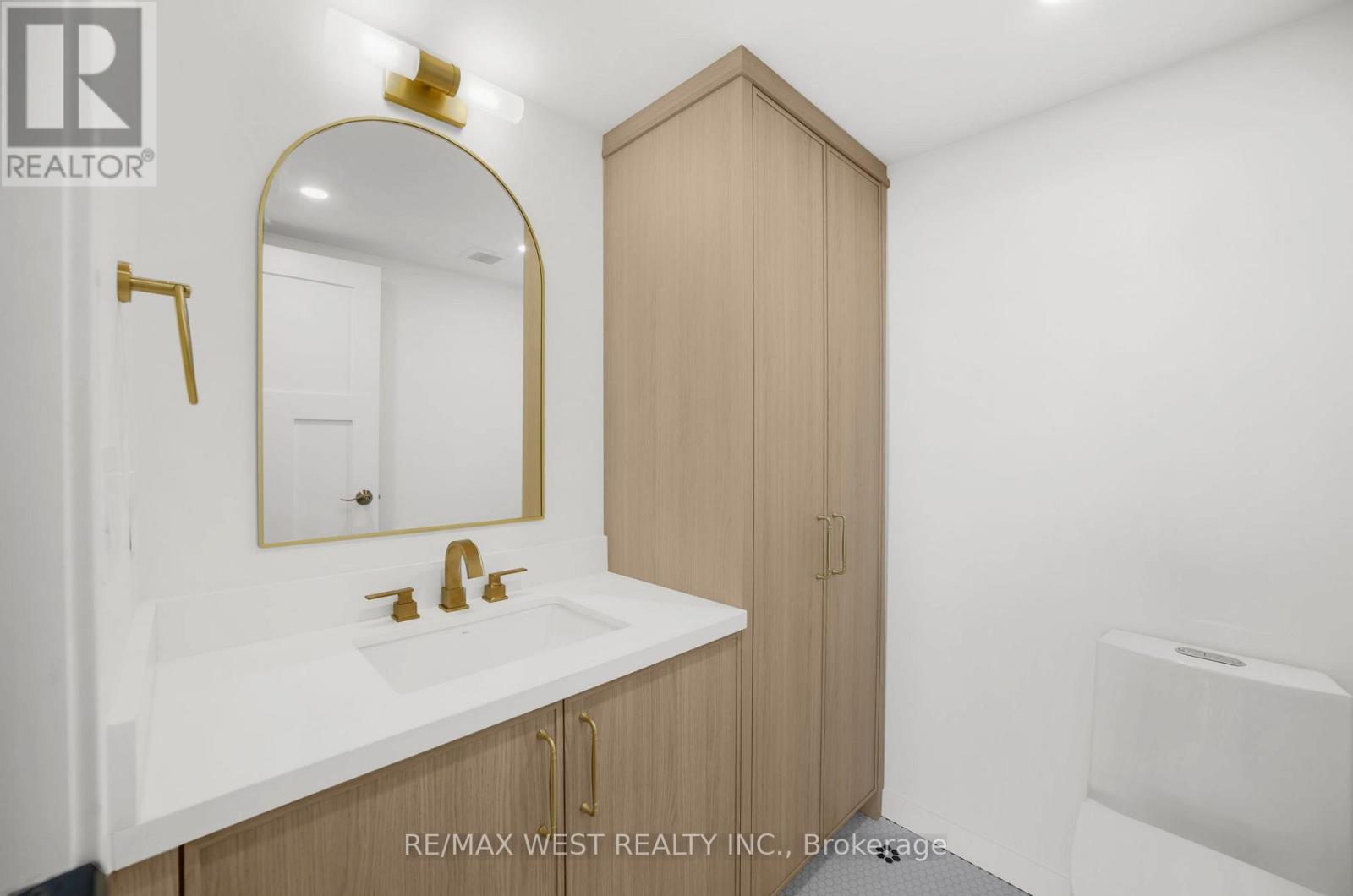 403 - 1425 Ghent Avenue, Burlington, Ontario  L7S 1X5 - Photo 7 - W12978064