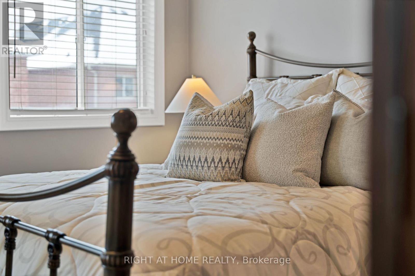 215 Queenslea Avenue, Toronto, Ontario  M9N 3X5 - Photo 30 - W12978102