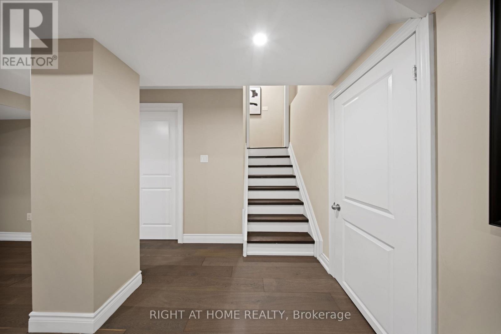 215 Queenslea Avenue, Toronto, Ontario  M9N 3X5 - Photo 40 - W12978102