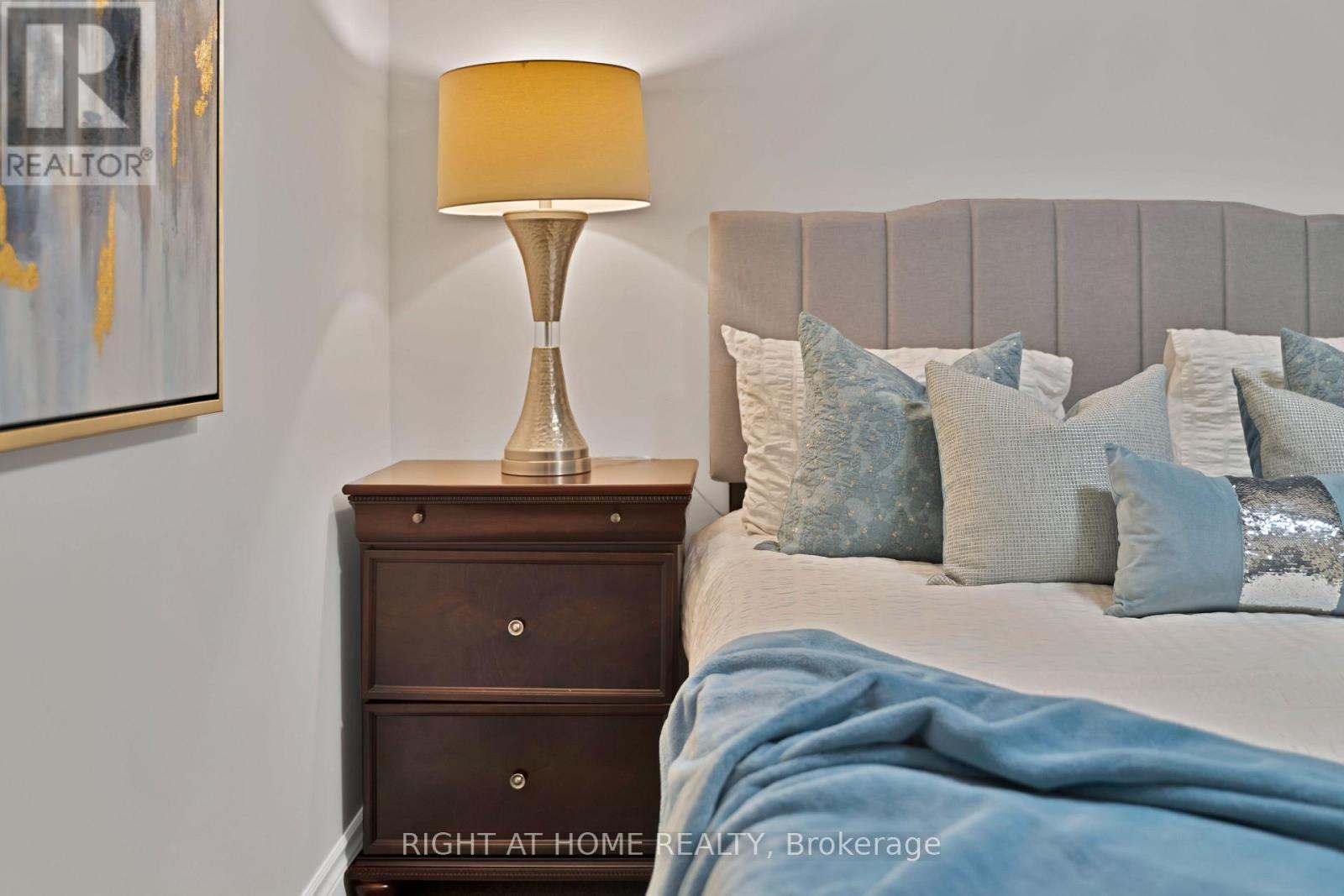 215 Queenslea Avenue, Toronto, Ontario  M9N 3X5 - Photo 45 - W12978102