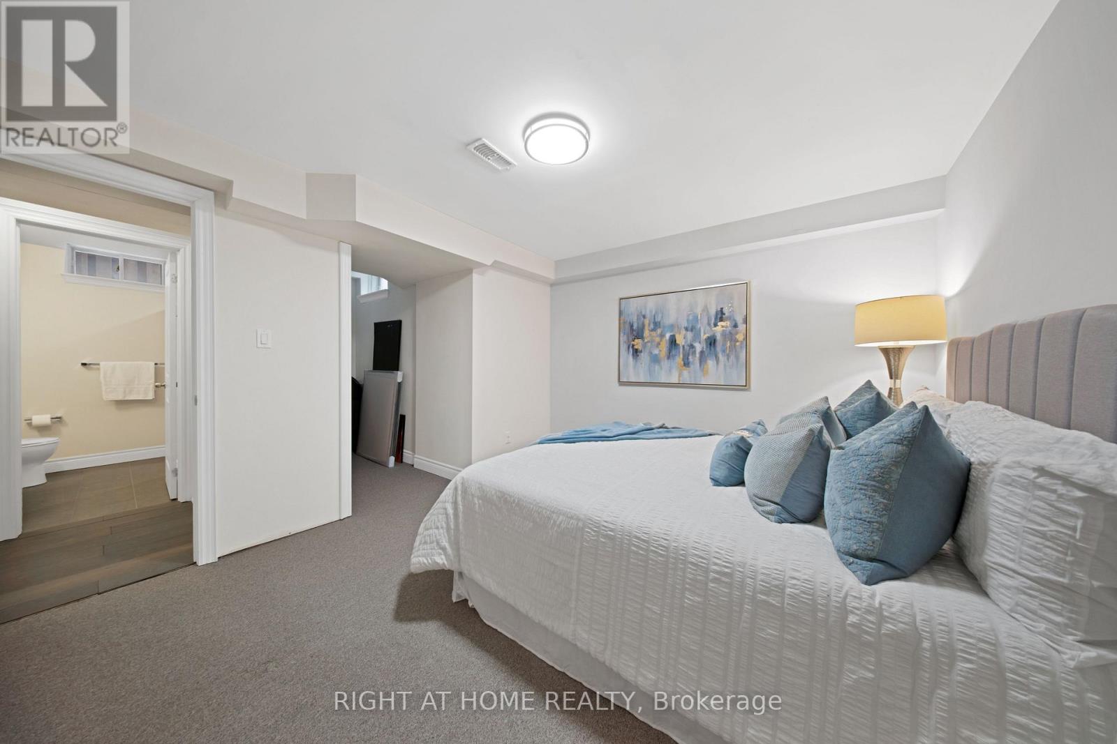 215 Queenslea Avenue, Toronto, Ontario  M9N 3X5 - Photo 46 - W12978102