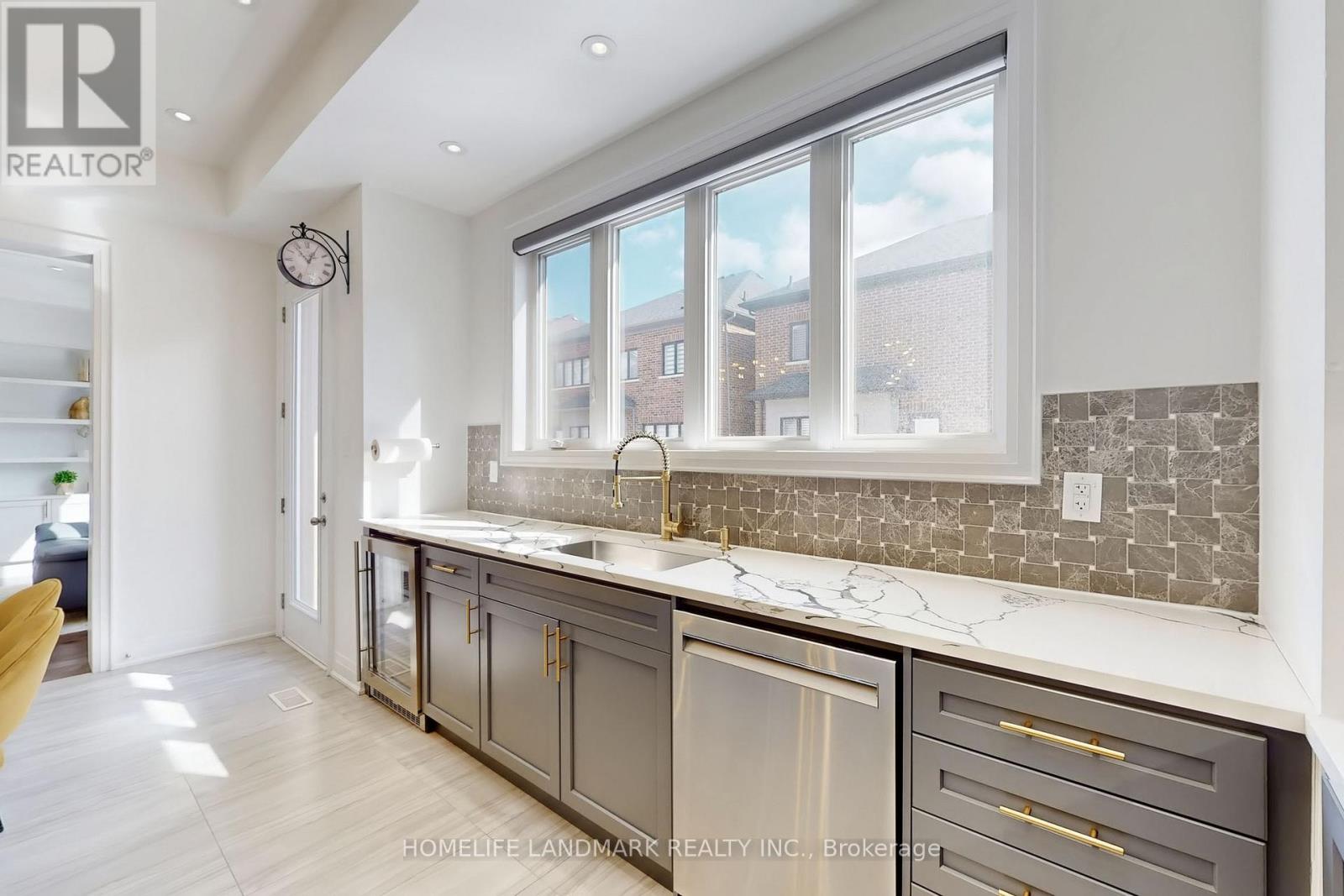 2438 Irene Crescent, Oakville, Ontario  L6M 5M2 - Photo 15 - W12978116