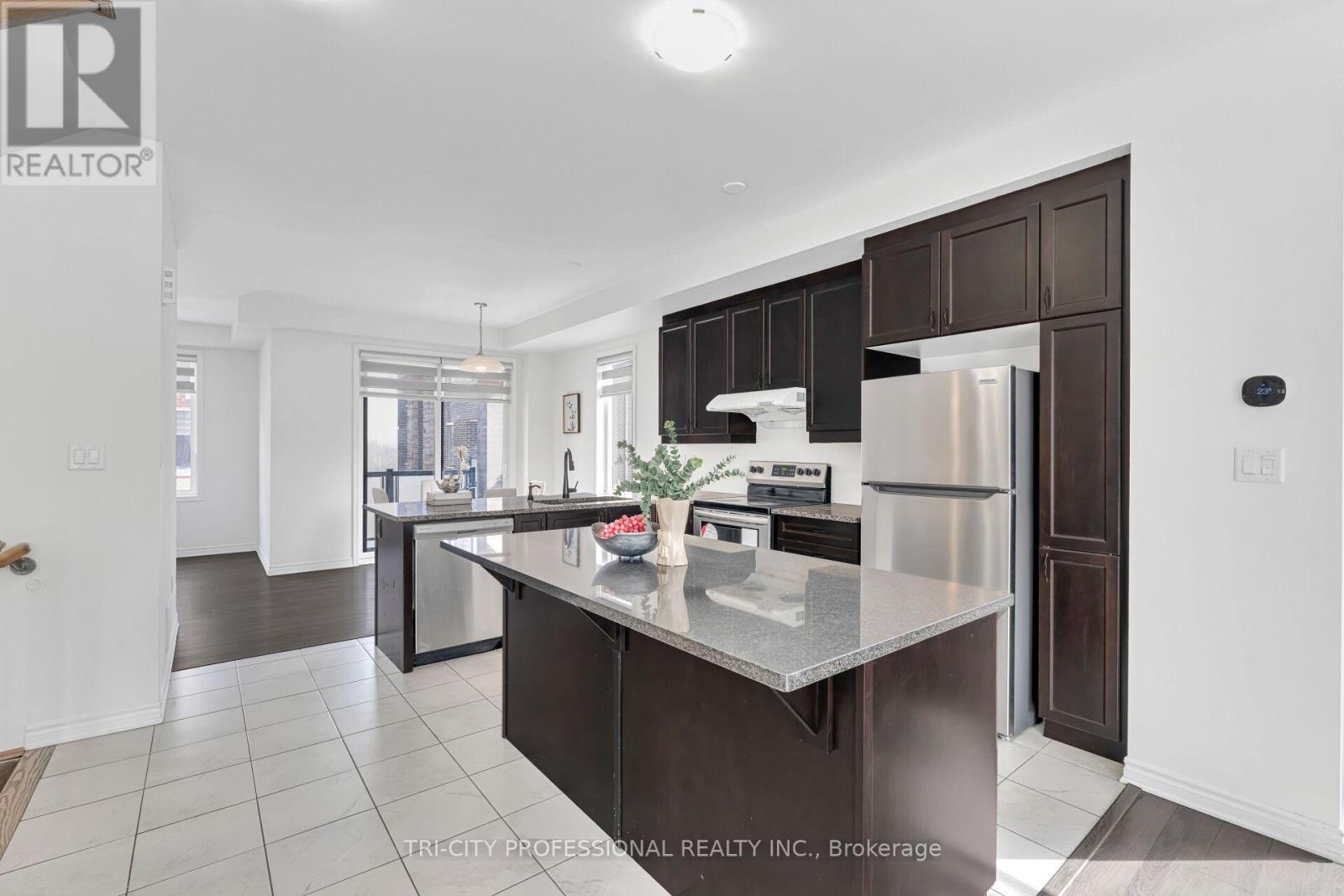 2 Summer Wind Lane, Brampton, Ontario  L7A 0B6 - Photo 17 - W12978152