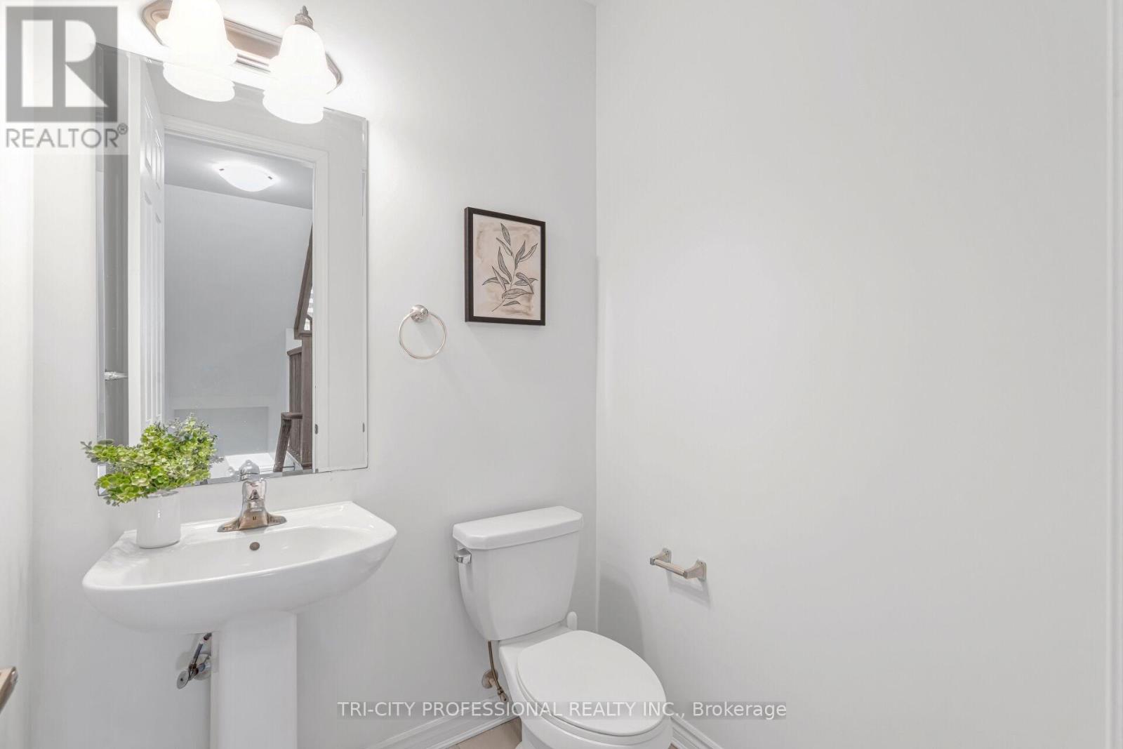 2 Summer Wind Lane, Brampton, Ontario  L7A 0B6 - Photo 25 - W12978152