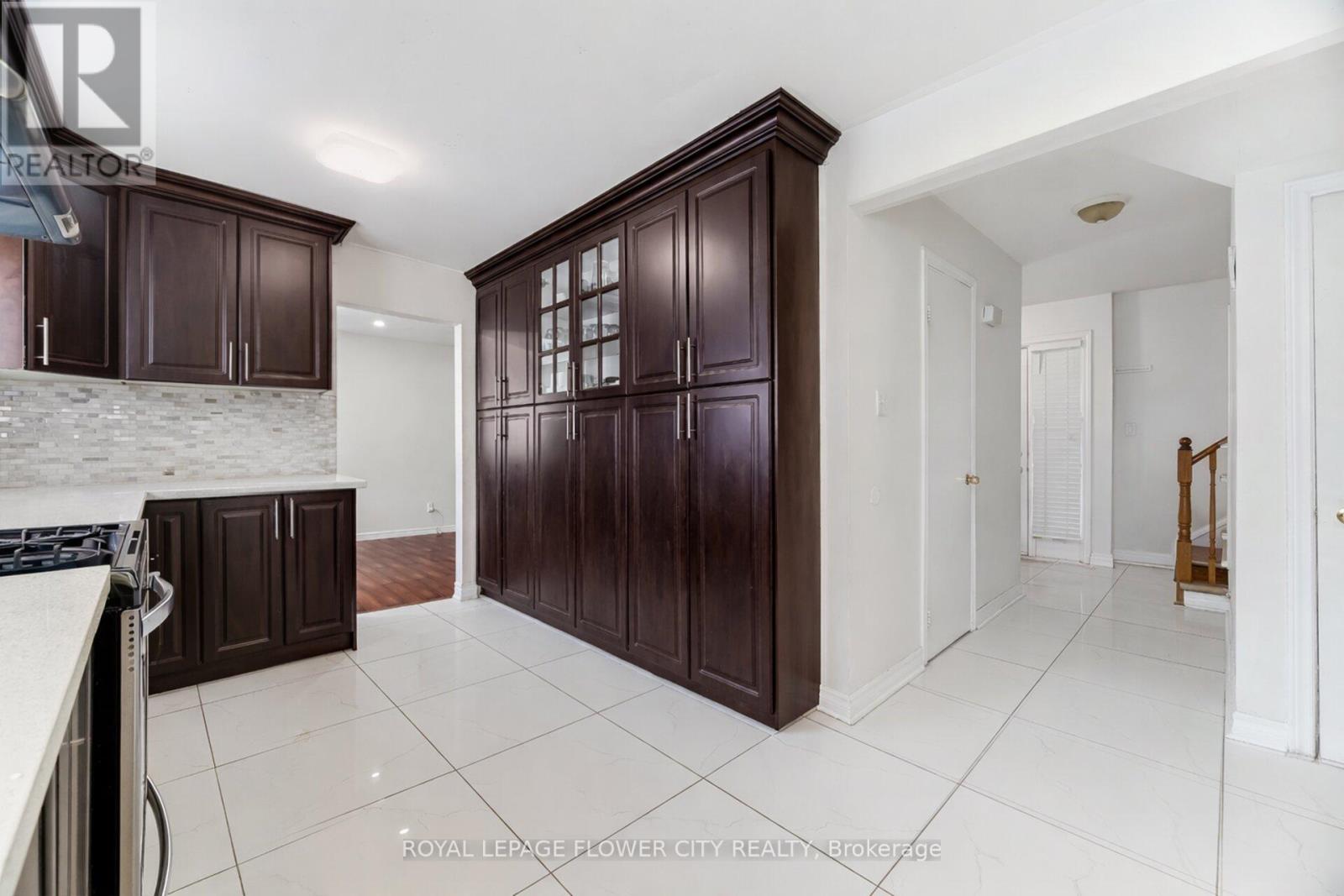 3027 Coral Drive, Mississauga, Ontario  L4T 1Z2 - Photo 14 - W12978210