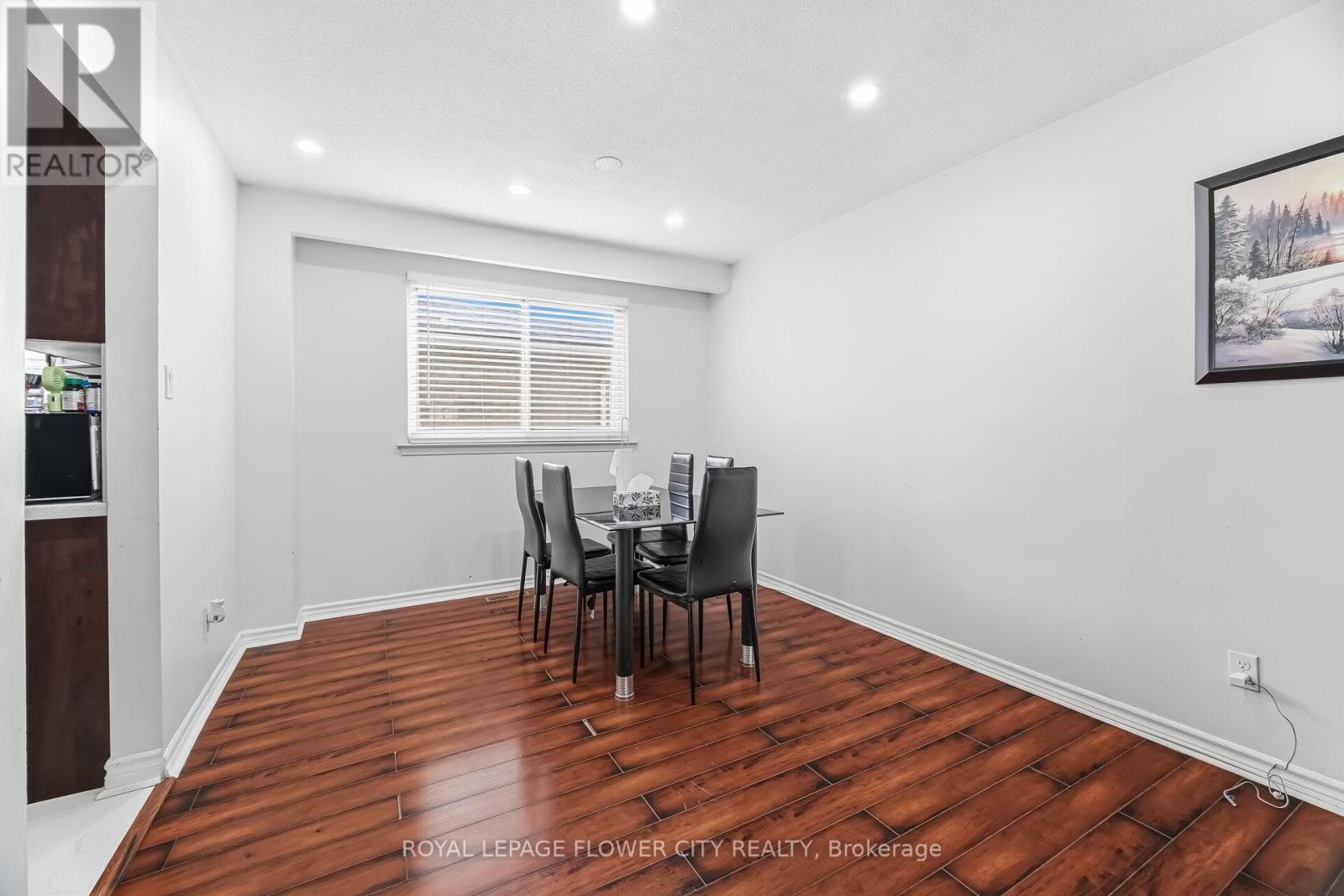 3027 Coral Drive, Mississauga, Ontario  L4T 1Z2 - Photo 17 - W12978210