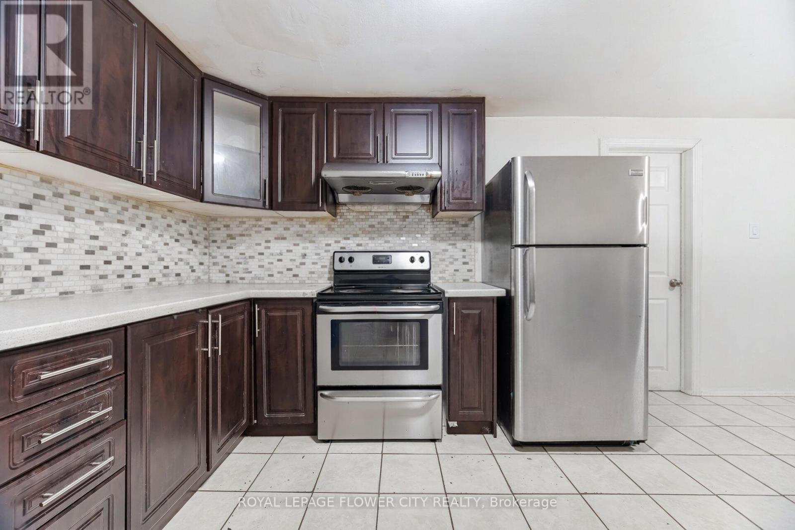 3027 Coral Drive, Mississauga, Ontario  L4T 1Z2 - Photo 27 - W12978210