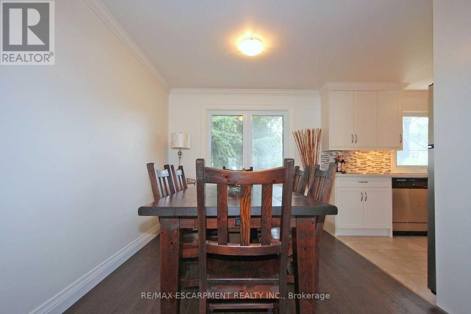 1026 Bridge Road, Oakville (Wo West), Ontario  L6L 2B5 - Photo 11 - W12978214