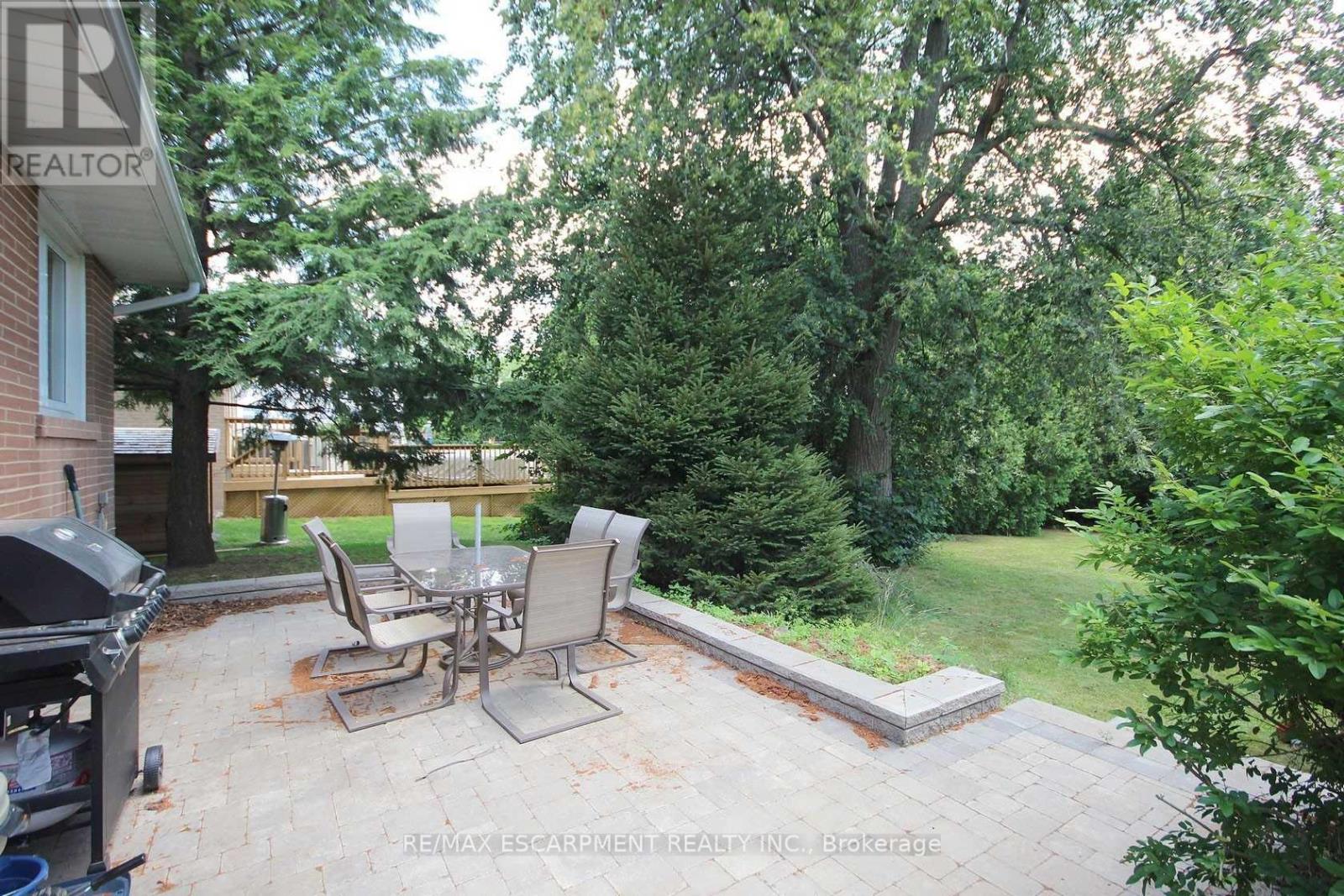 1026 Bridge Road, Oakville (Wo West), Ontario  L6L 2B5 - Photo 20 - W12978214