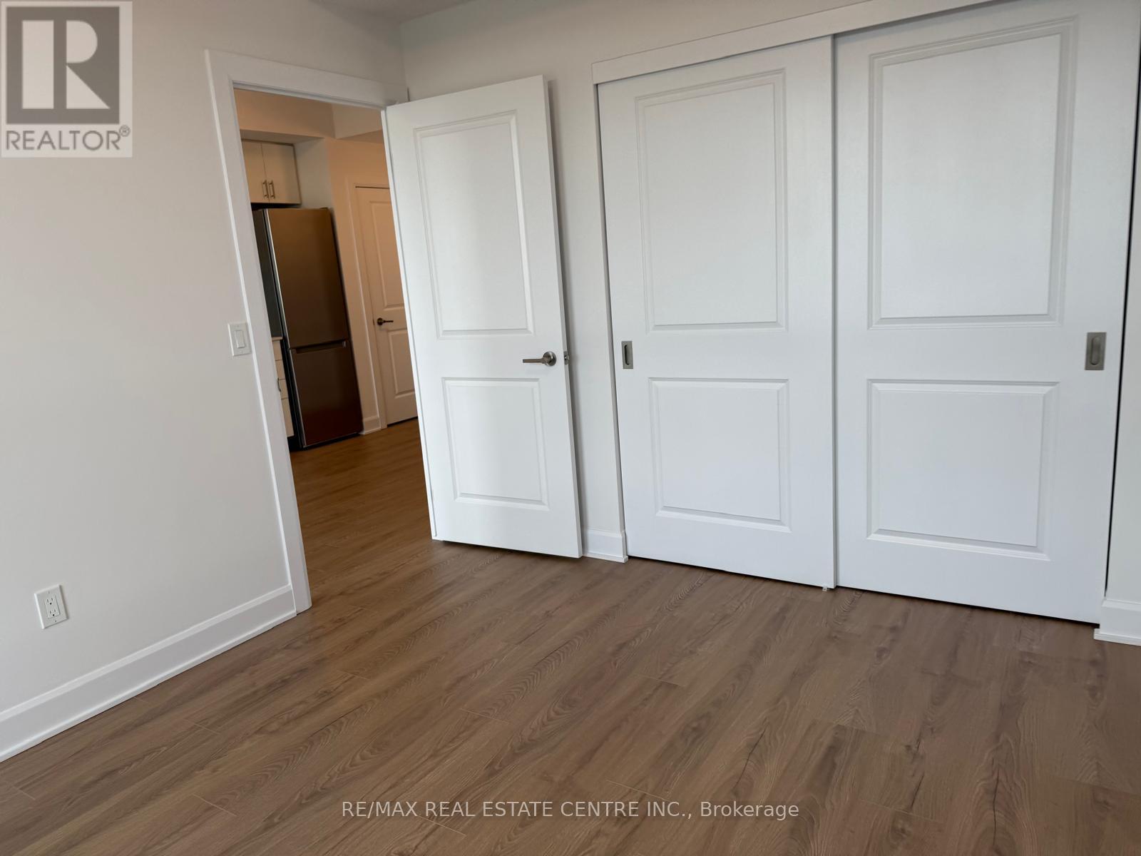 1106 - 3240 William Coltson Avenue, Oakville, Ontario  L6H 8C8 - Photo 3 - W12978218