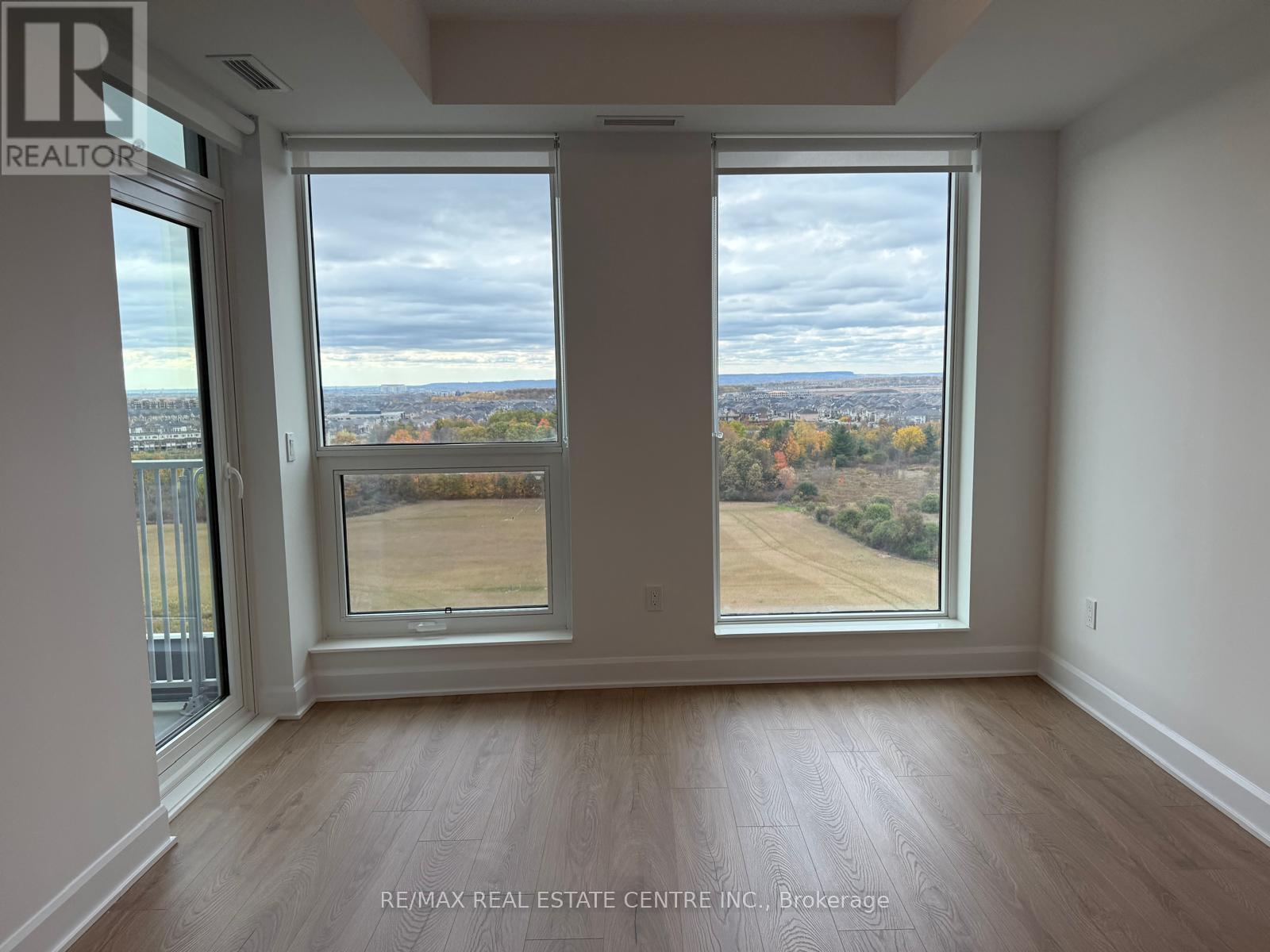 1106 - 3240 William Coltson Avenue, Oakville, Ontario  L6H 8C8 - Photo 38 - W12978218