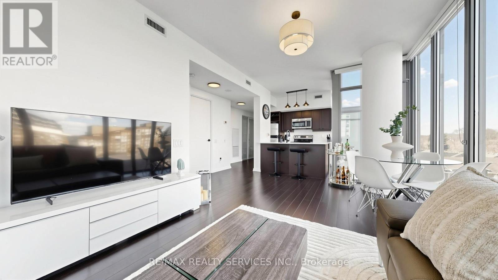 511 - 105 The Queensway Avenue, Toronto, Ontario  M6S 5B5 - Photo 10 - W12978228