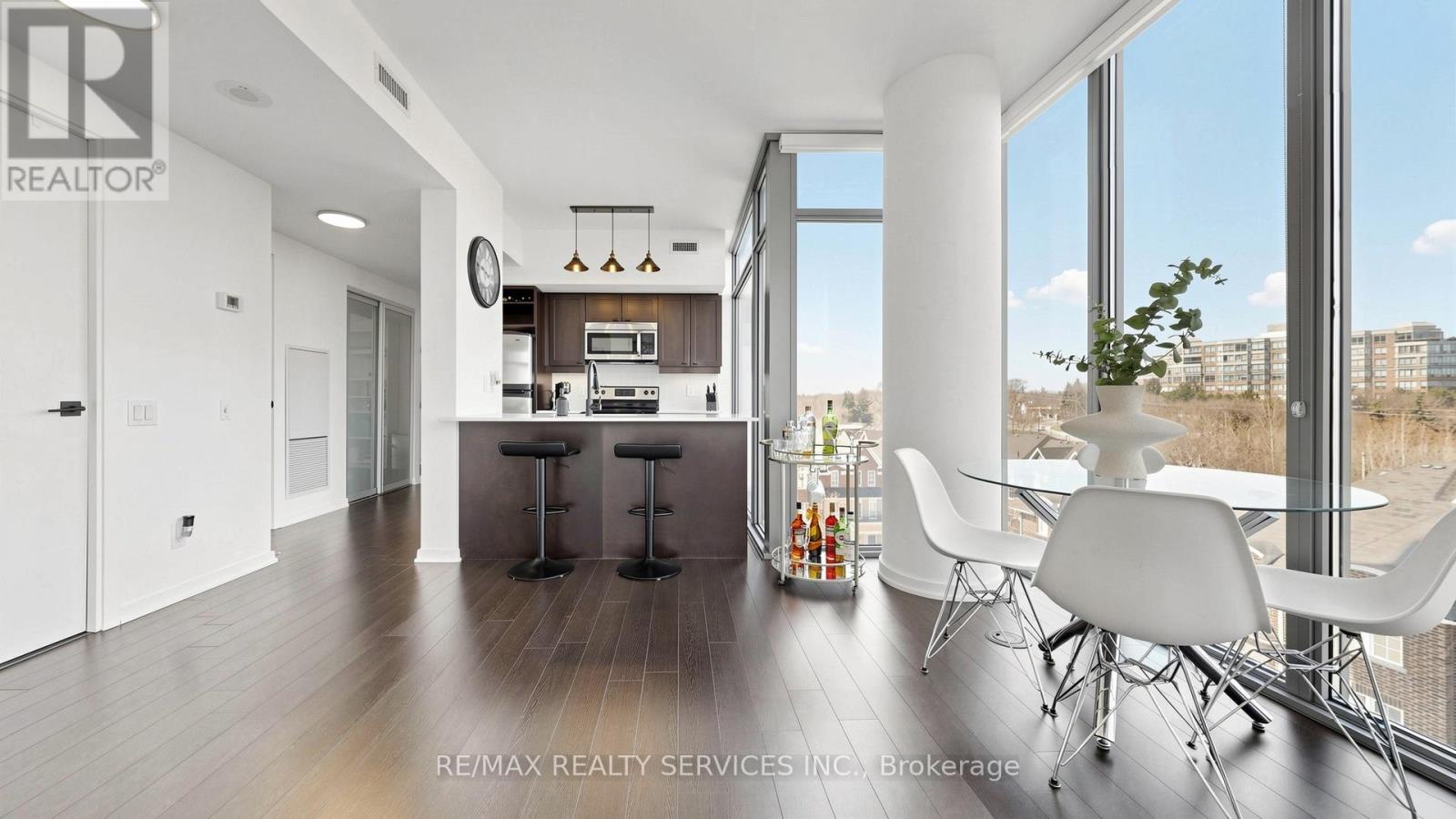 511 - 105 The Queensway Avenue, Toronto, Ontario  M6S 5B5 - Photo 11 - W12978228