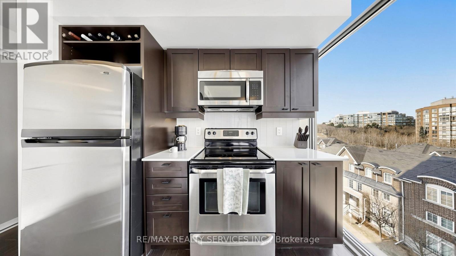 511 - 105 The Queensway Avenue, Toronto, Ontario  M6S 5B5 - Photo 14 - W12978228