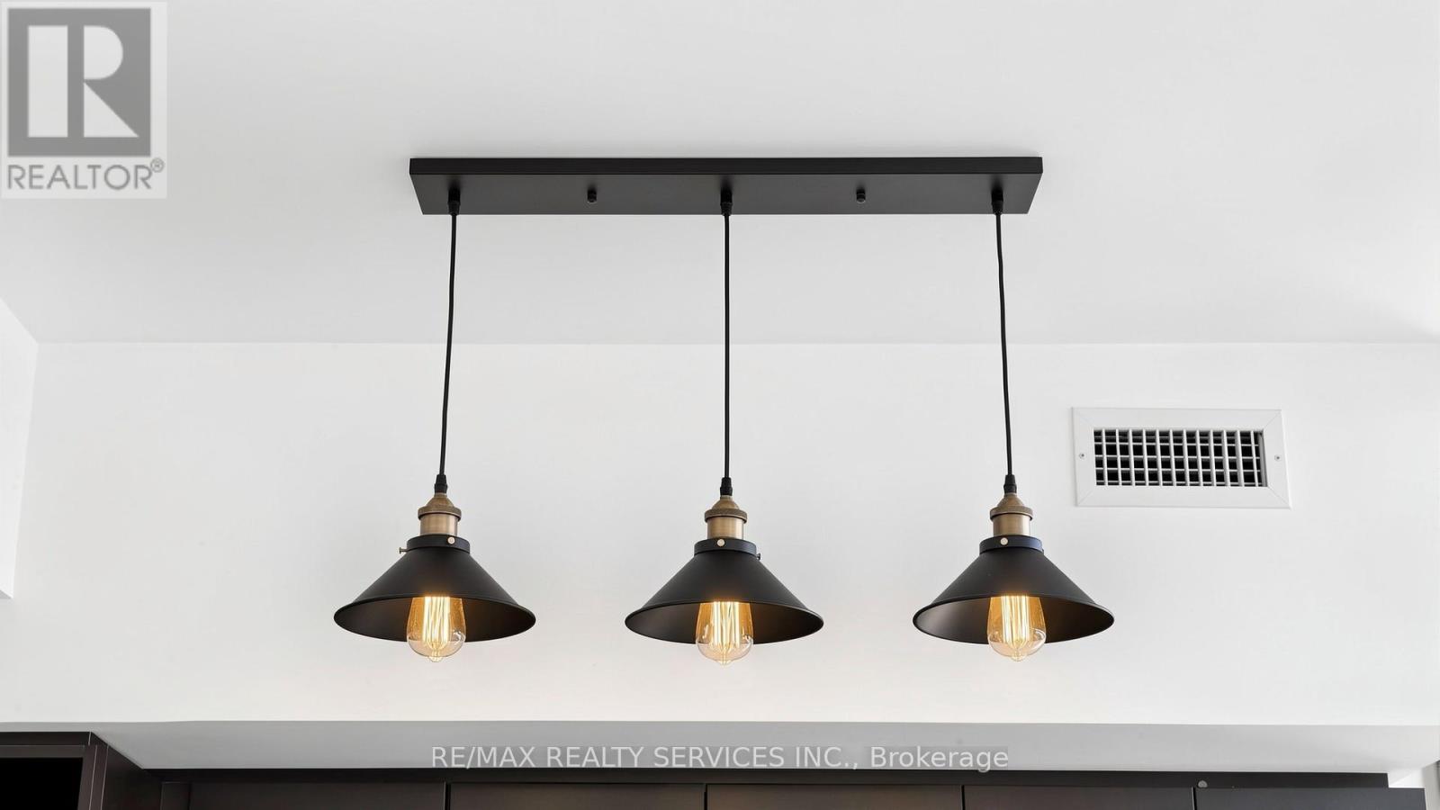 511 - 105 The Queensway Avenue, Toronto, Ontario  M6S 5B5 - Photo 17 - W12978228