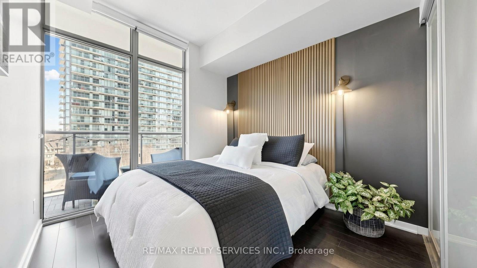 511 - 105 The Queensway Avenue, Toronto, Ontario  M6S 5B5 - Photo 18 - W12978228