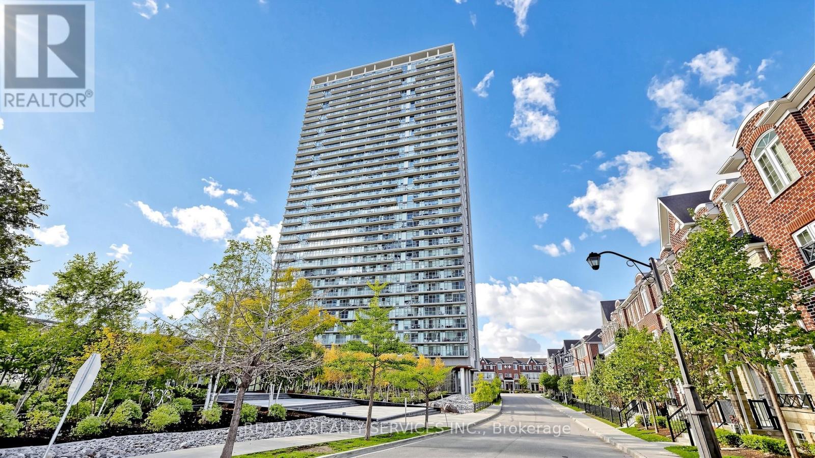 511 - 105 The Queensway Avenue, Toronto, Ontario  M6S 5B5 - Photo 2 - W12978228