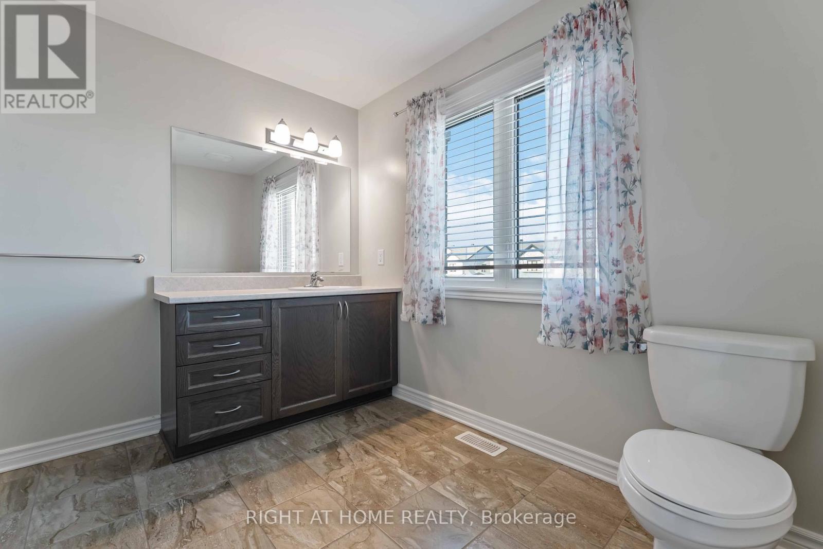 658 Parade Drive, Ottawa, Ontario  K2S 0Z2 - Photo 24 - X12938560