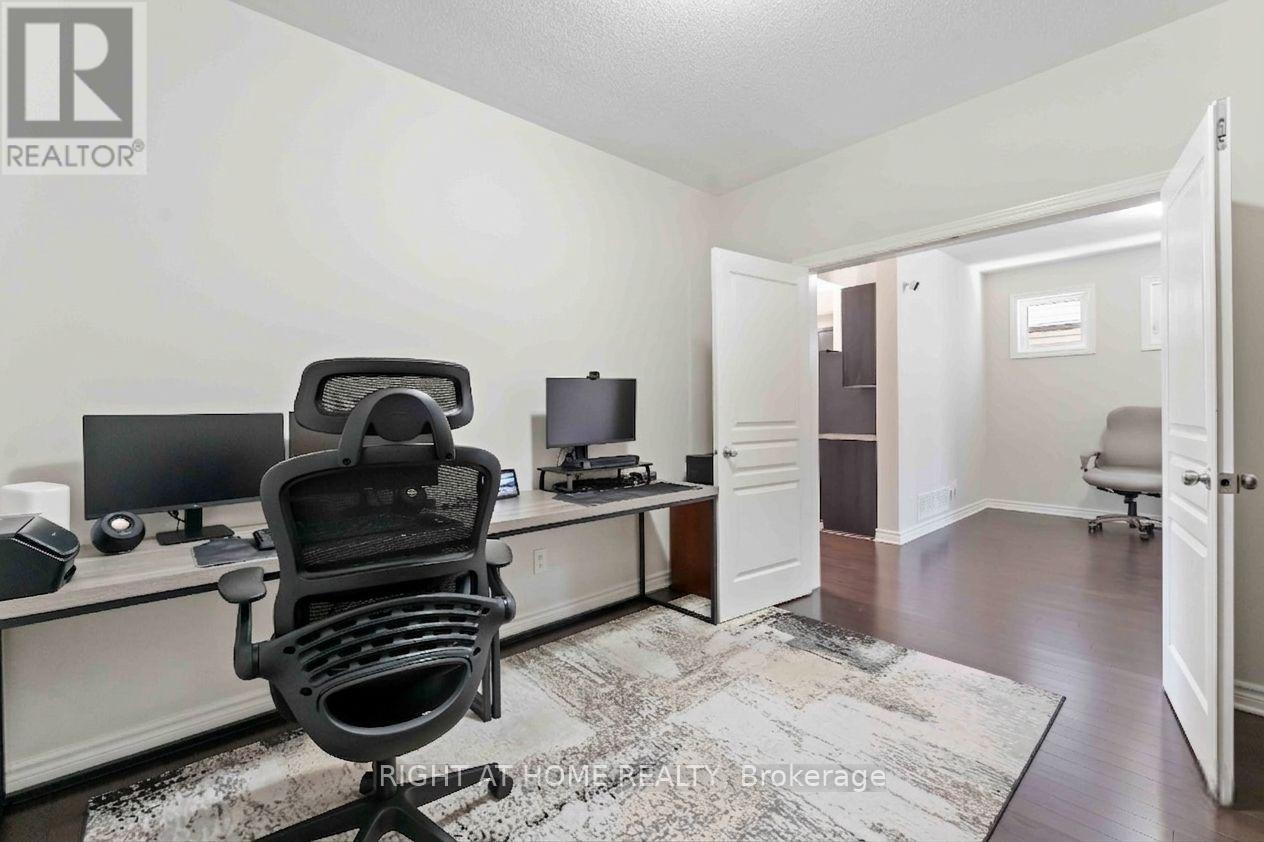 658 Parade Drive, Ottawa, Ontario  K2S 0Z2 - Photo 7 - X12938560