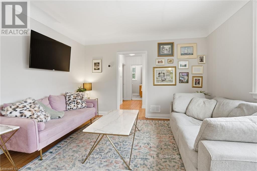 59 Oakley Court, Hamilton, Ontario  L9G 1T7 - Photo 6 - X12977942