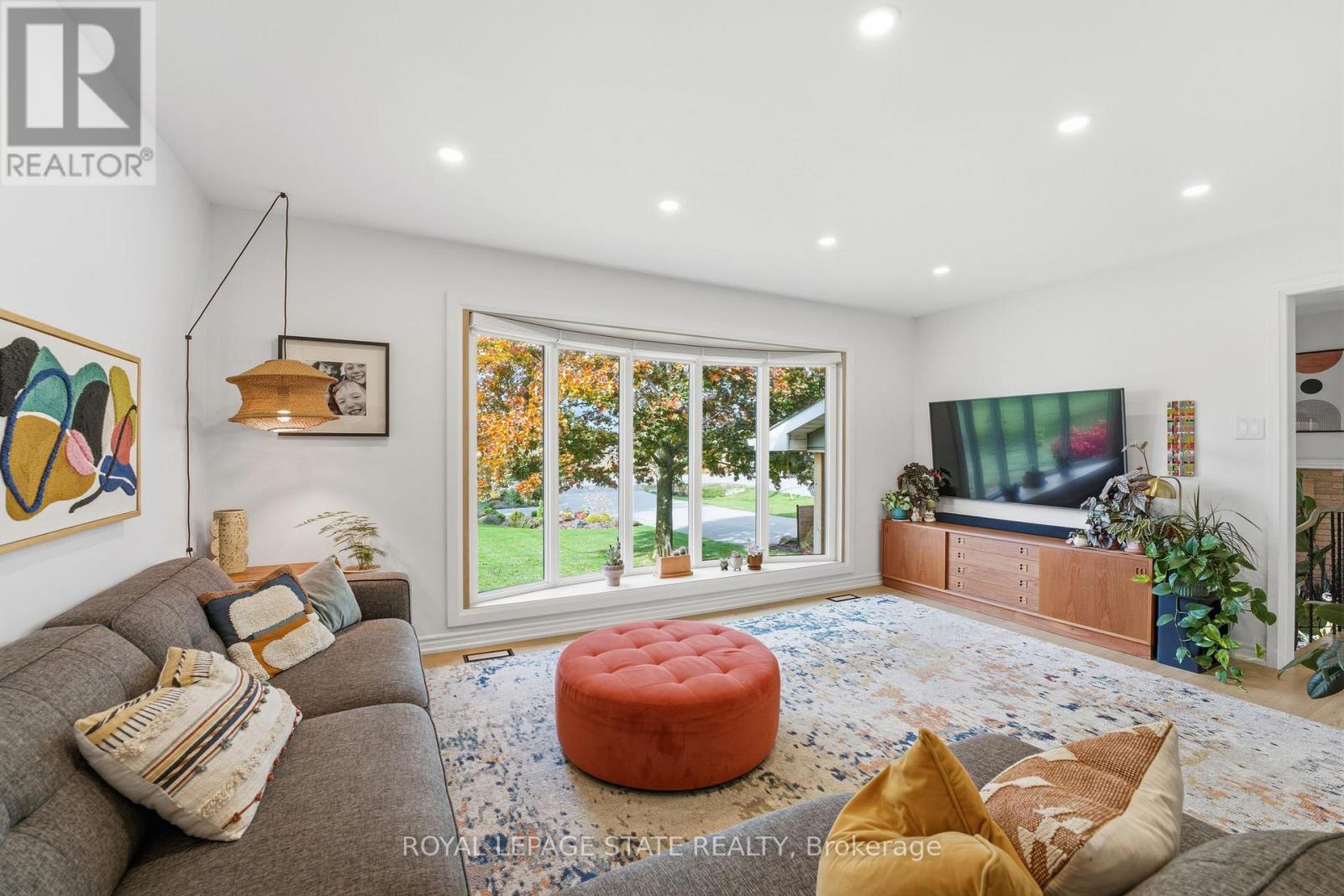 348 Sydenham Road, Hamilton, Ontario  L9H 5E2 - Photo 12 - X12977974