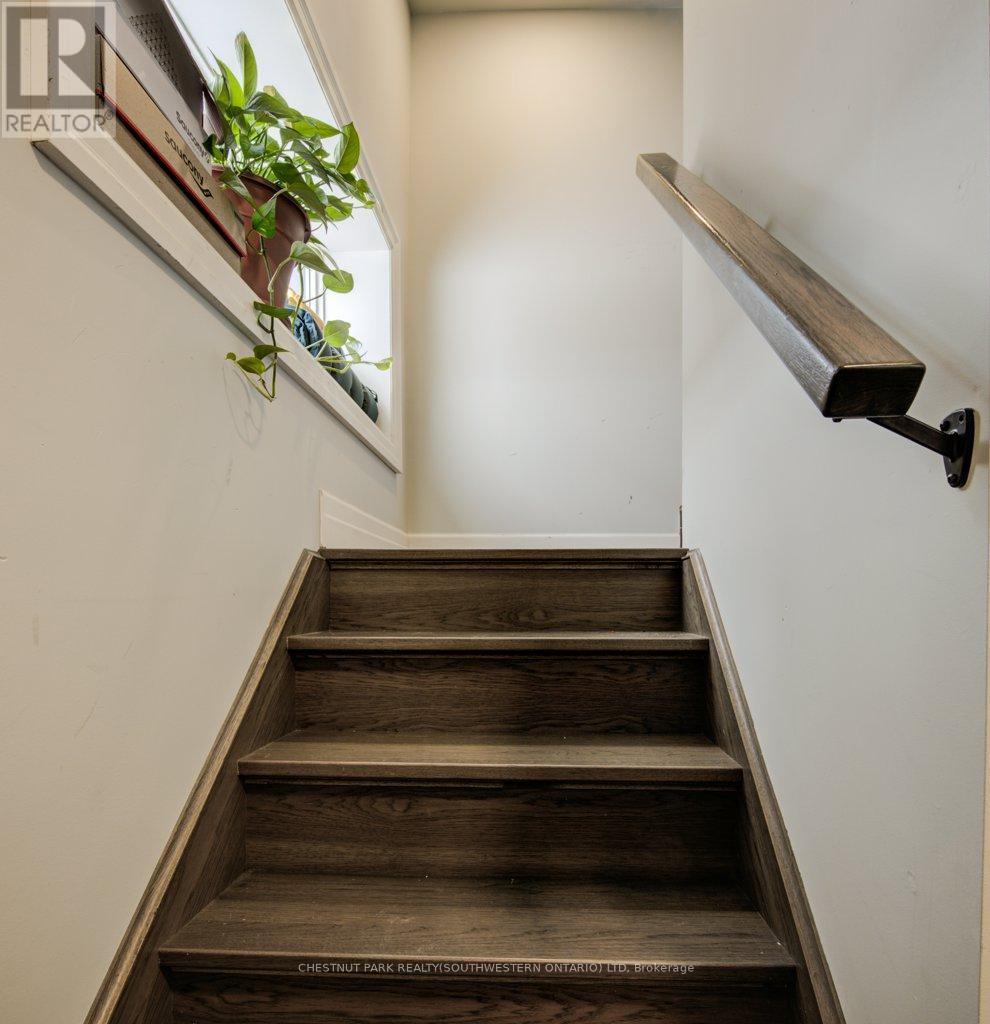 374 Louisa Street, Kitchener, Ontario  N2H 5N4 - Photo 15 - X12978046