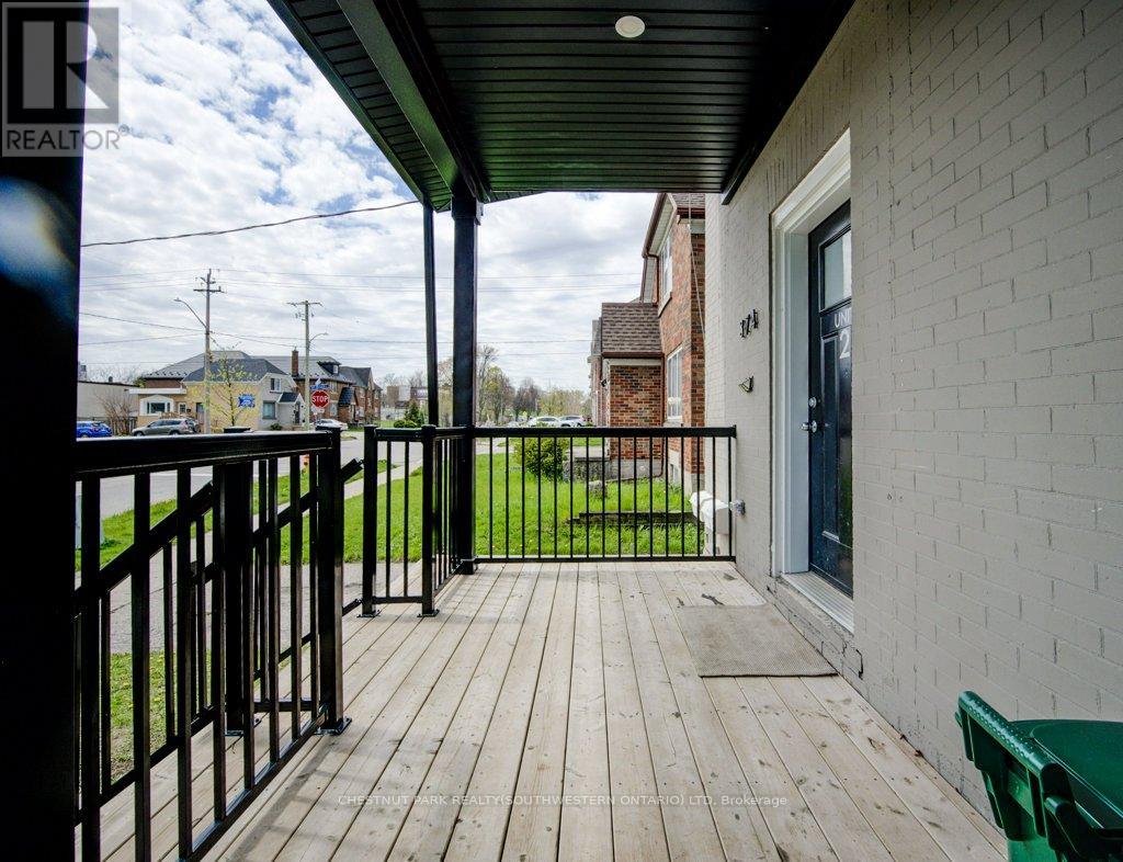 374 Louisa Street, Kitchener, Ontario  N2H 5N4 - Photo 4 - X12978046