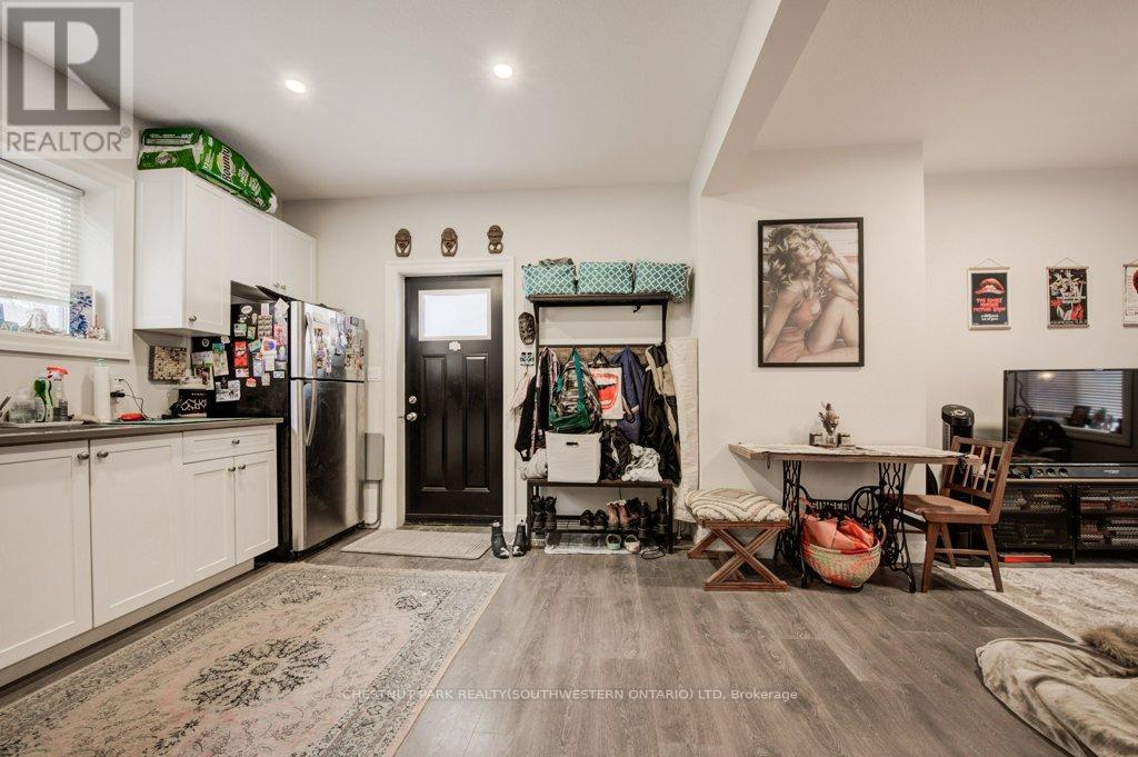 374 Louisa Street, Kitchener, Ontario  N2H 5N4 - Photo 7 - X12978046