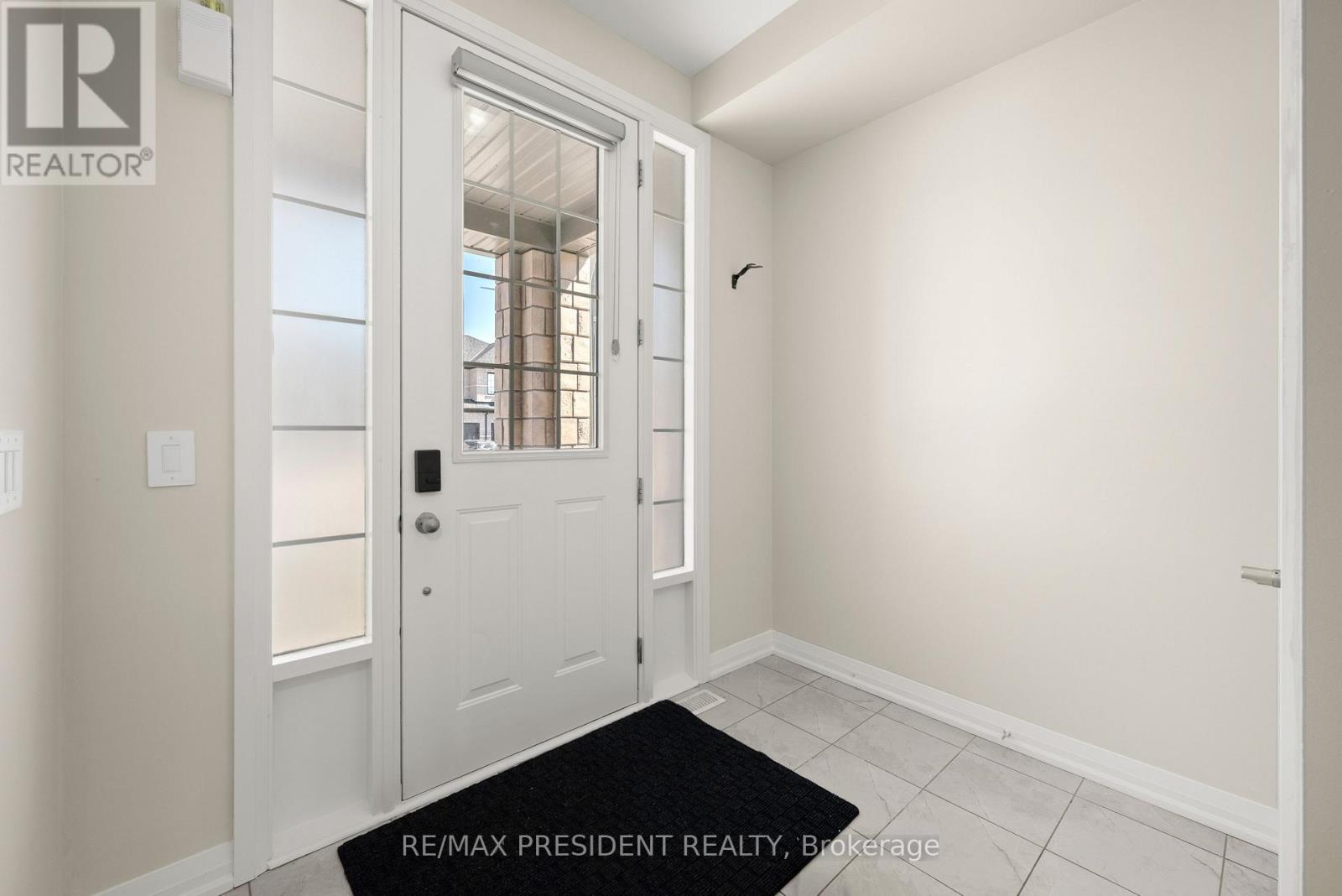 100 Corley Street W, Kawartha Lakes, Ontario  K9V 6C2 - Photo 3 - X12978090