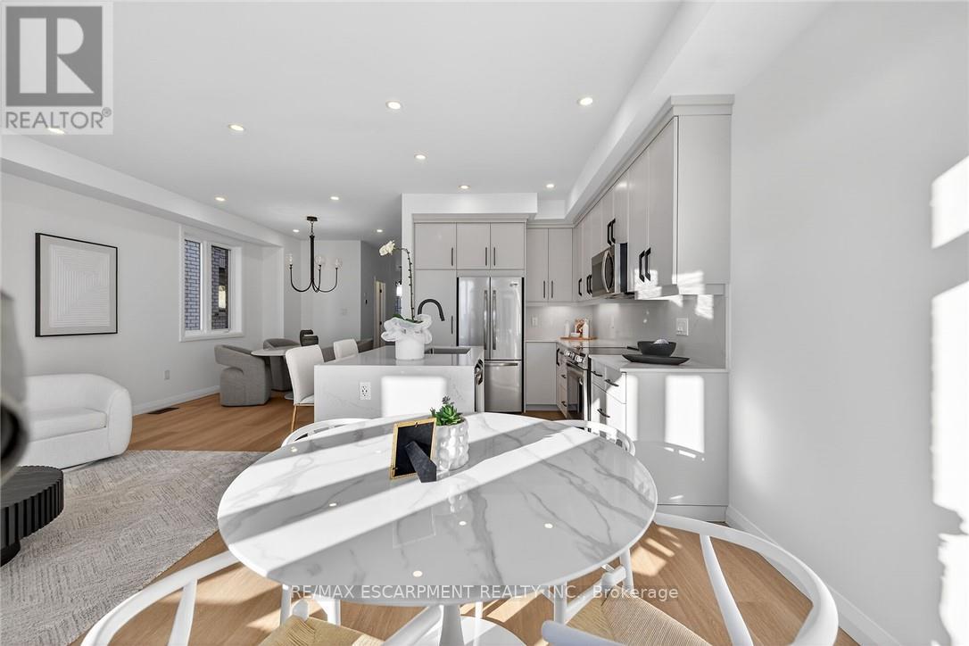 29 Kingfisher Drive, Hamilton (Bruleville), Ontario  L9A 5A4 - Photo 16 - X12978112