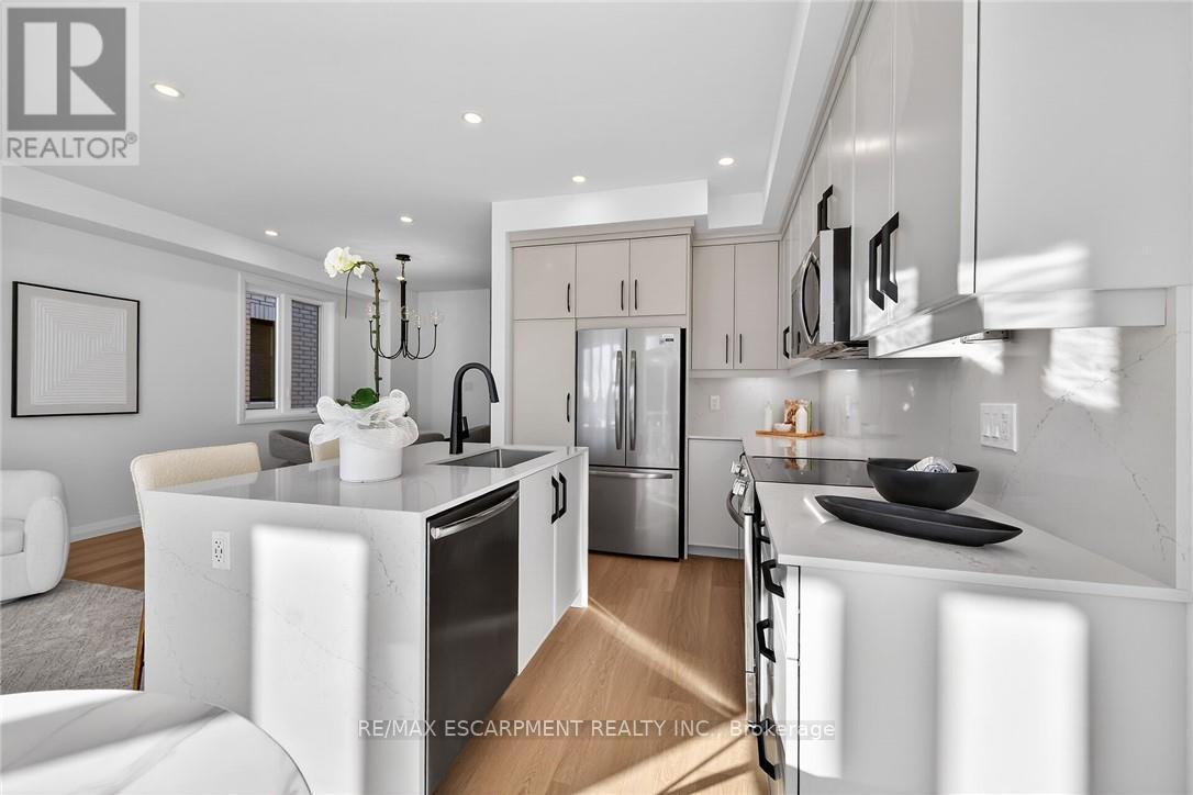 29 Kingfisher Drive, Hamilton (Bruleville), Ontario  L9A 5A4 - Photo 17 - X12978112