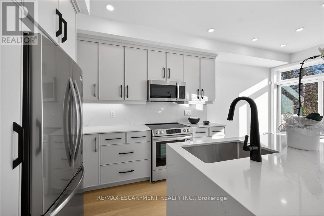 29 Kingfisher Drive, Hamilton (Bruleville), Ontario  L9A 5A4 - Photo 20 - X12978112