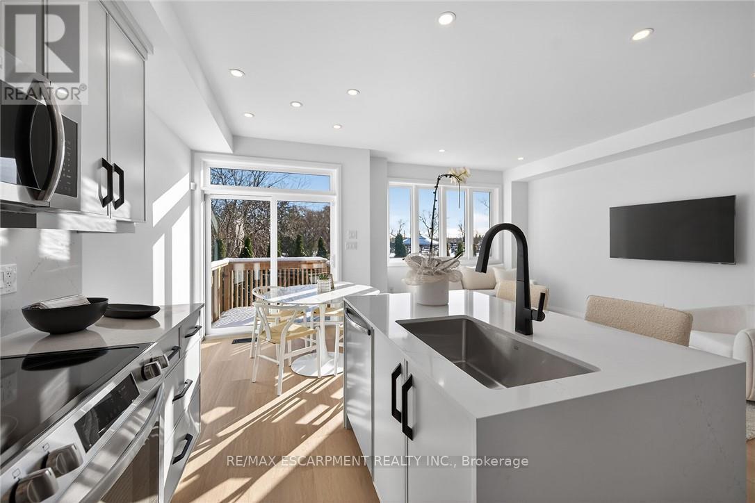 29 Kingfisher Drive, Hamilton (Bruleville), Ontario  L9A 5A4 - Photo 21 - X12978112