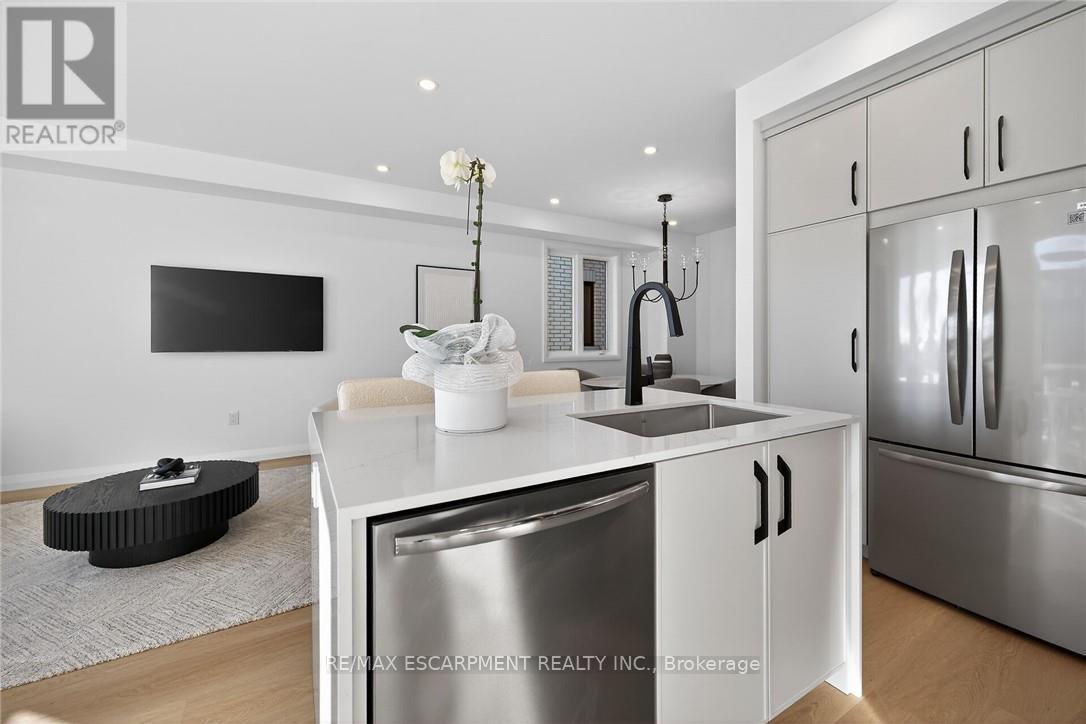 29 Kingfisher Drive, Hamilton (Bruleville), Ontario  L9A 5A4 - Photo 23 - X12978112