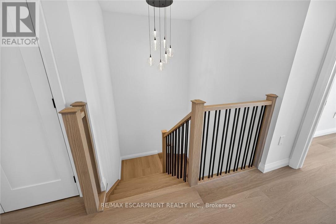 29 Kingfisher Drive, Hamilton (Bruleville), Ontario  L9A 5A4 - Photo 26 - X12978112