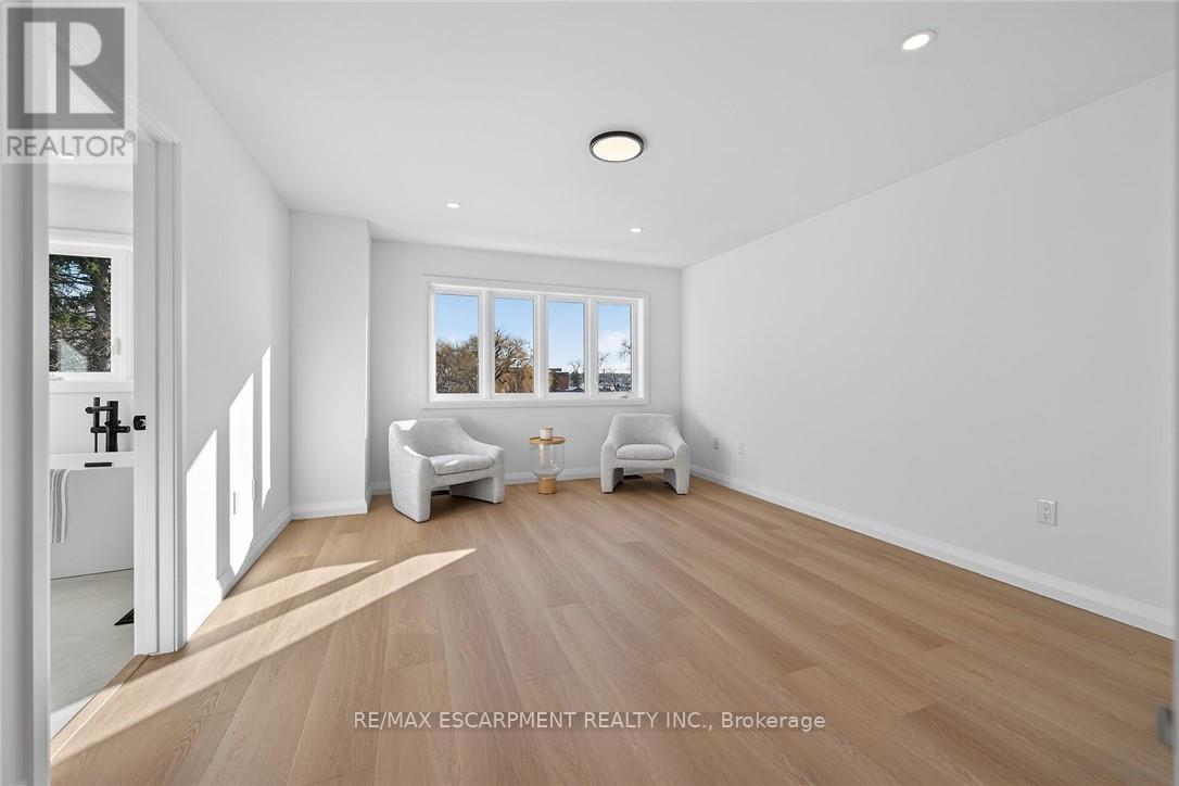 29 Kingfisher Drive, Hamilton (Bruleville), Ontario  L9A 5A4 - Photo 27 - X12978112