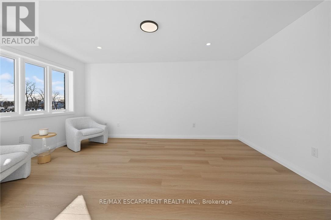 29 Kingfisher Drive, Hamilton (Bruleville), Ontario  L9A 5A4 - Photo 28 - X12978112