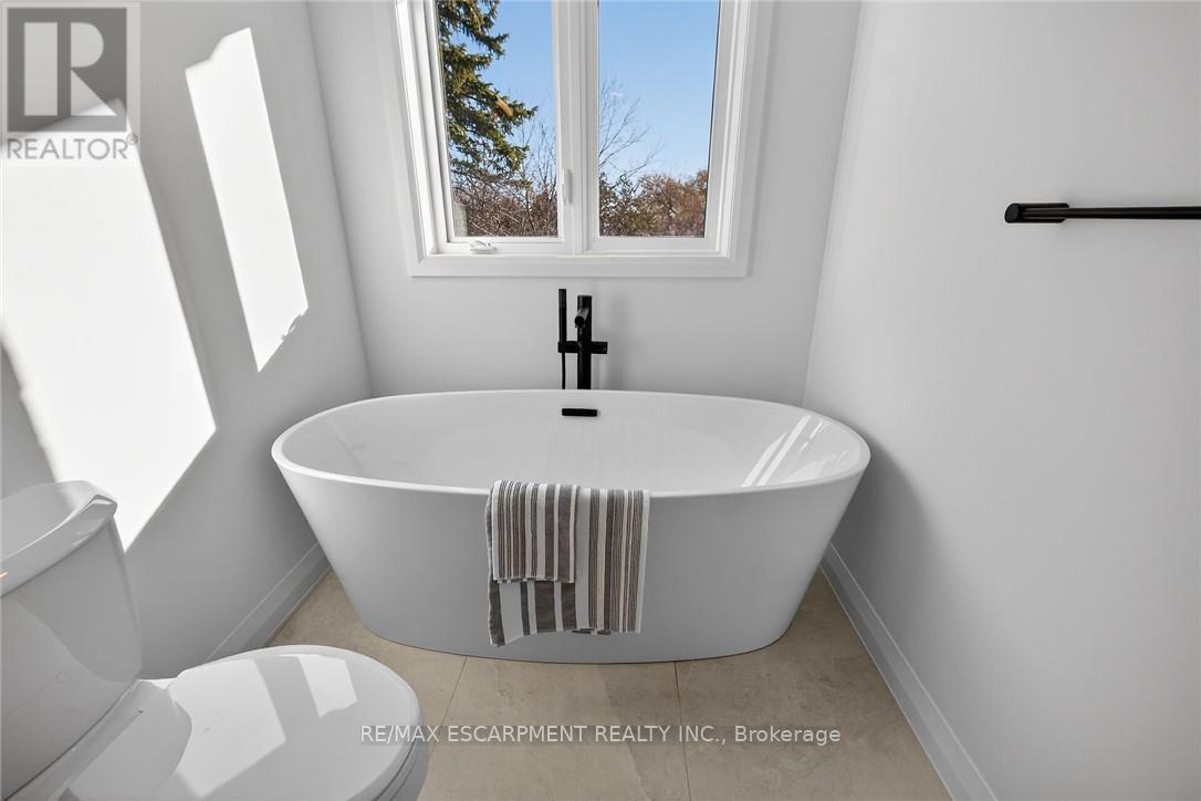 29 Kingfisher Drive, Hamilton (Bruleville), Ontario  L9A 5A4 - Photo 32 - X12978112