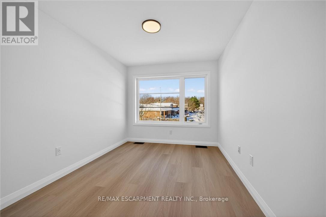 29 Kingfisher Drive, Hamilton (Bruleville), Ontario  L9A 5A4 - Photo 38 - X12978112