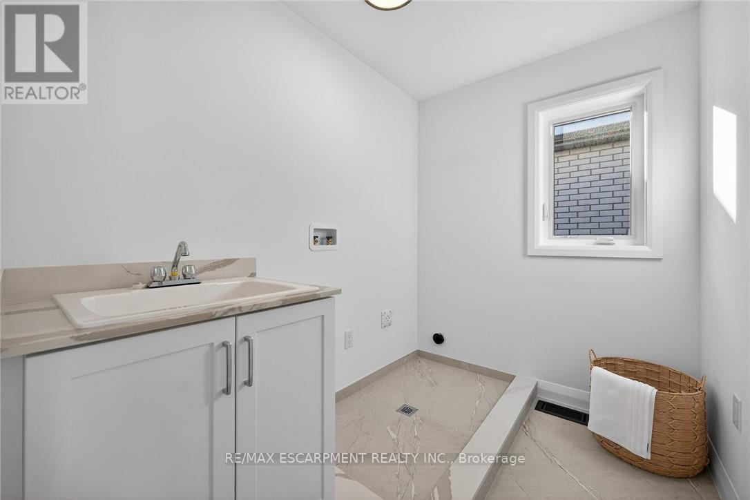 29 Kingfisher Drive, Hamilton (Bruleville), Ontario  L9A 5A4 - Photo 42 - X12978112