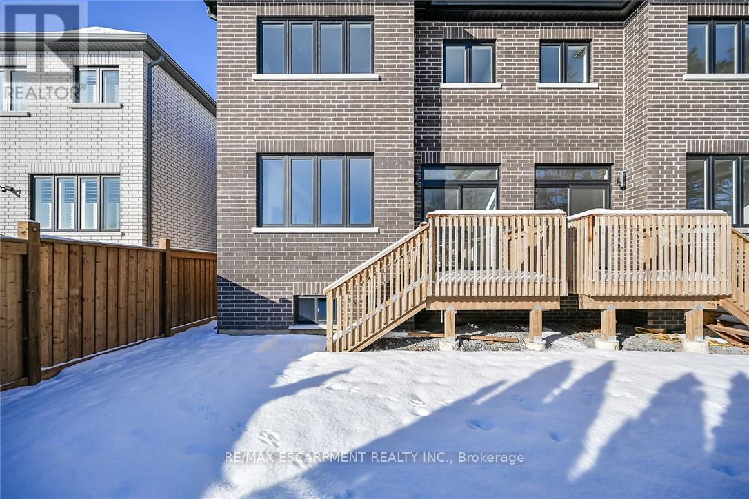 29 Kingfisher Drive, Hamilton (Bruleville), Ontario  L9A 5A4 - Photo 47 - X12978112