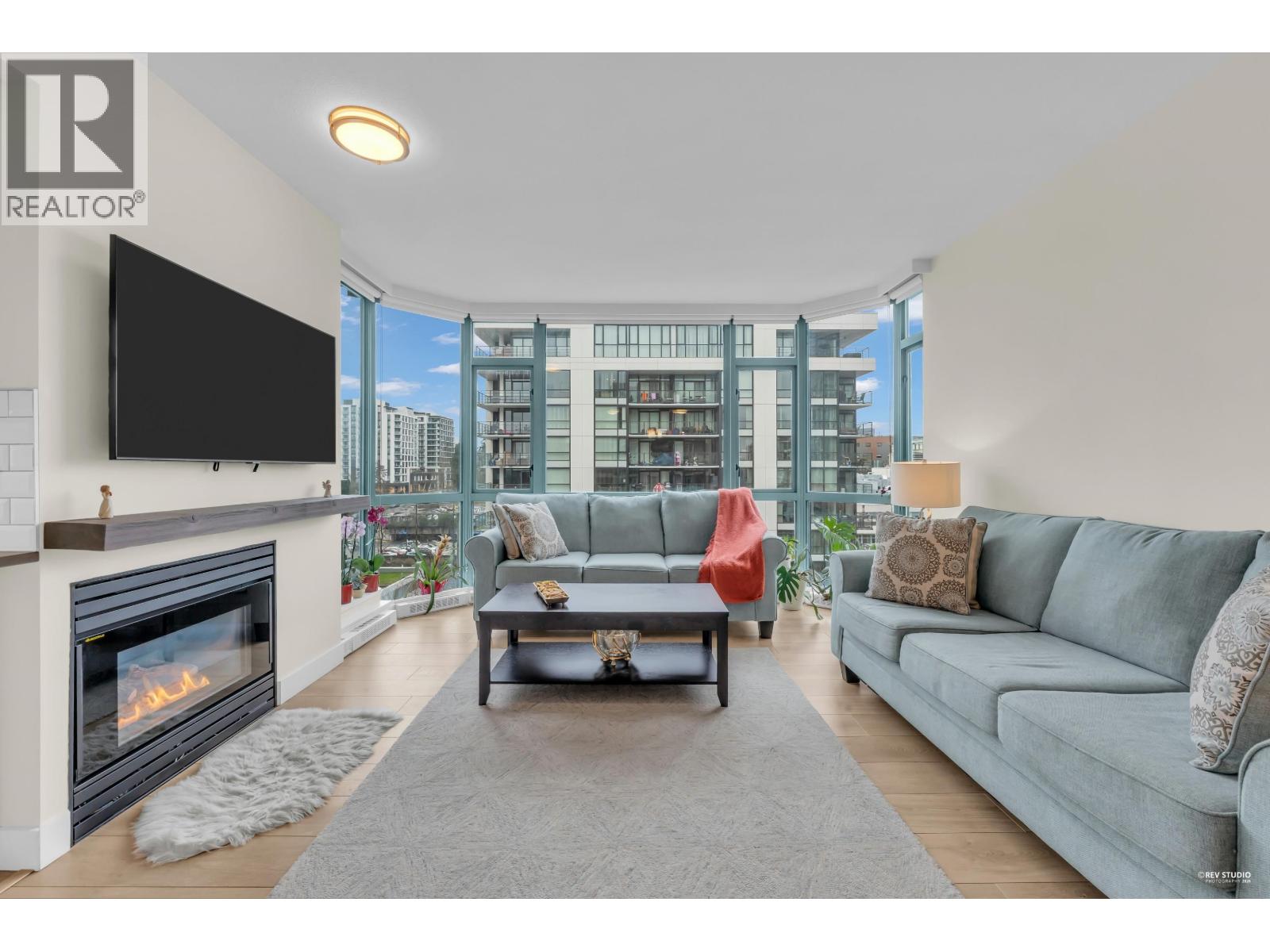 801 140 E 14 Street, North Vancouver, British Columbia  V7L 2N3 - Photo 3 - R3097427