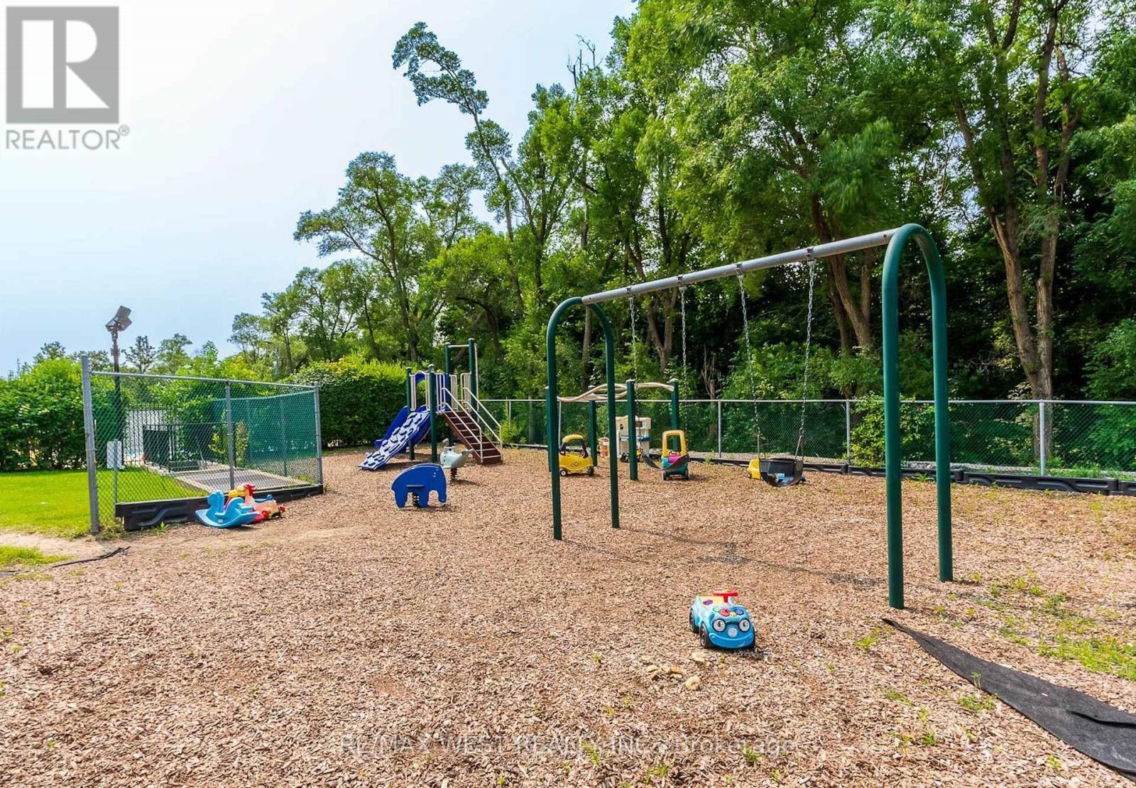 202 - 130 Neptune Drive, Toronto, Ontario  M6A 1X5 - Photo 28 - C12967970