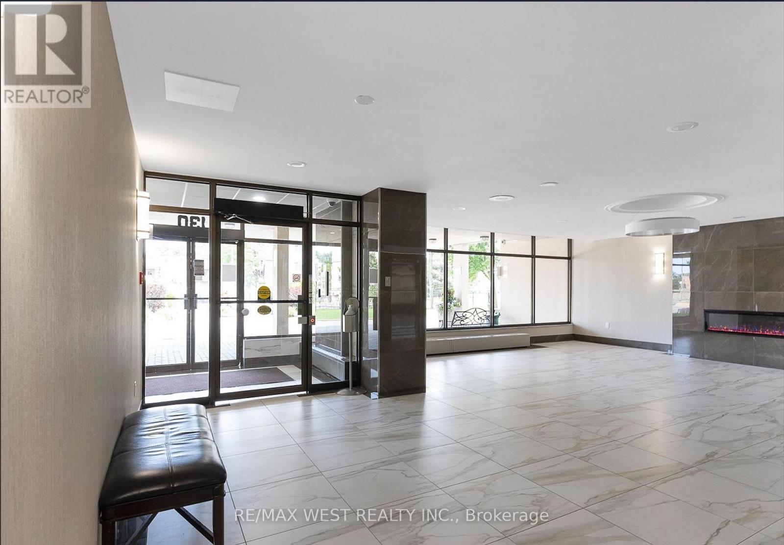 202 - 130 Neptune Drive, Toronto, Ontario  M6A 1X5 - Photo 2 - C12967970