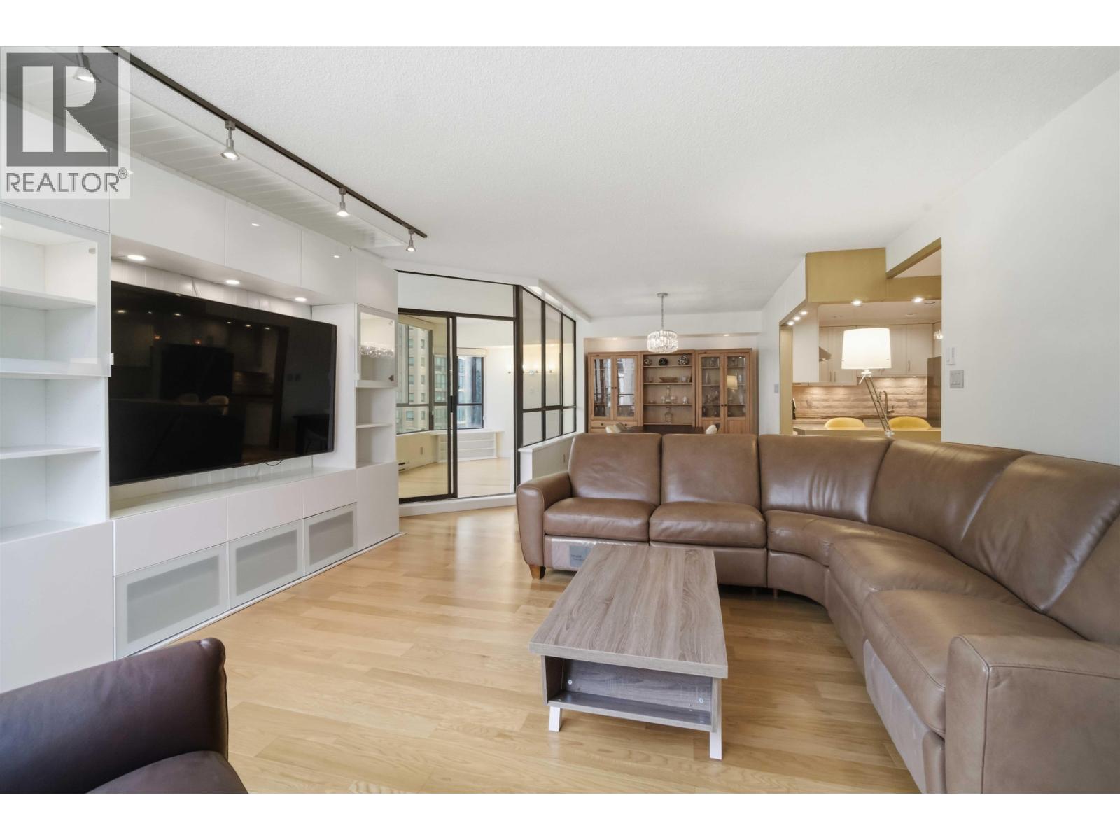 601 738 Broughton Street, Vancouver, British Columbia  V6G 3A7 - Photo 2 - R3109221