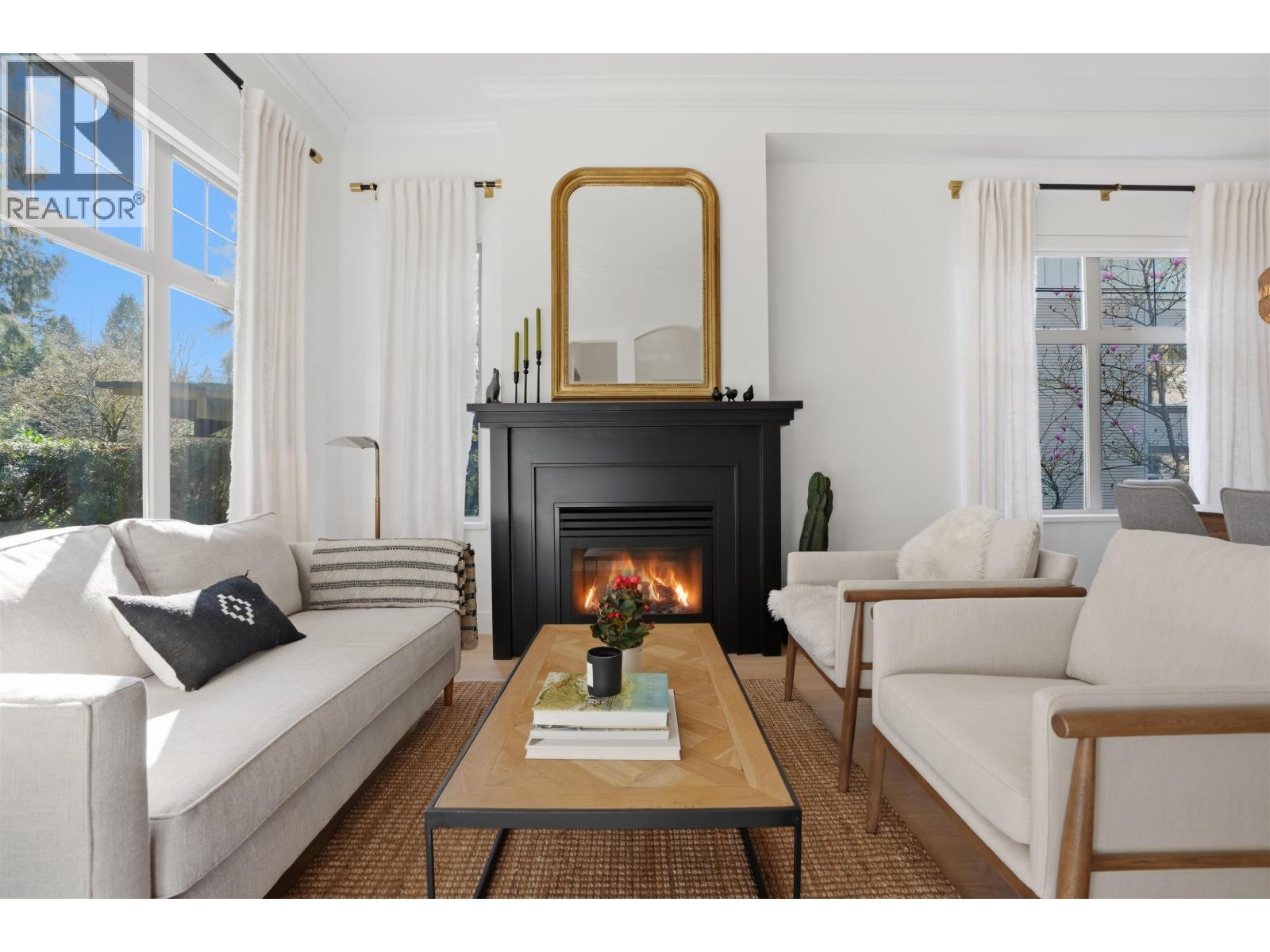 2039 W 33rd Avenue, Vancouver, British Columbia  V6M 1B6 - Photo 2 - R3109244