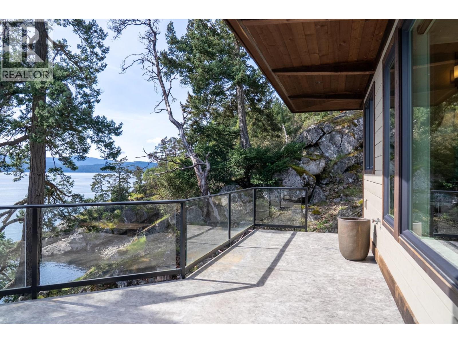 1369 Mackinnon Road, Pender Island, British Columbia  V0N 2M1 - Photo 31 - R3109230