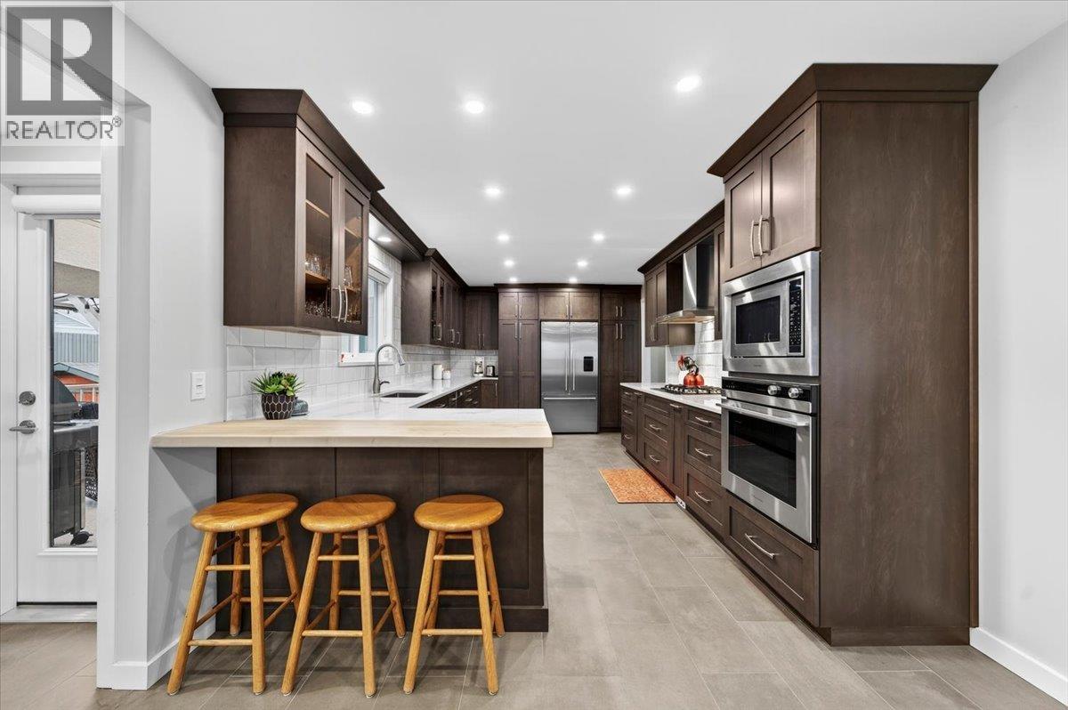 812 Grover Avenue, Coquitlam, British Columbia  V3J 3C8 - Photo 11 - R3109236