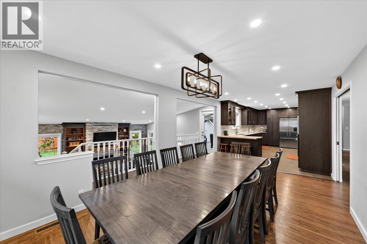 812 Grover Avenue, Coquitlam, British Columbia  V3J 3C8 - Photo 13 - R3109236